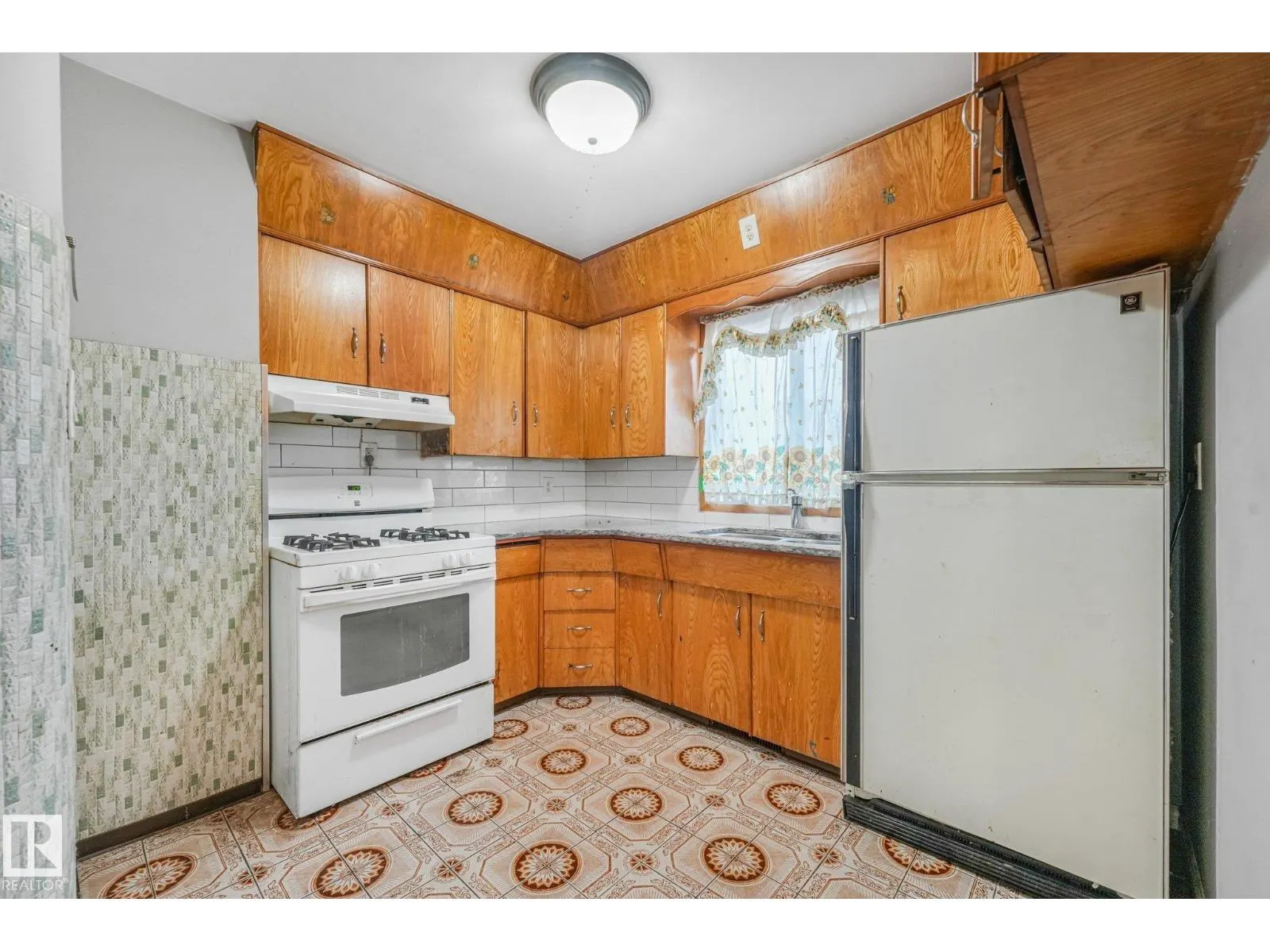 11716 130 ST NW