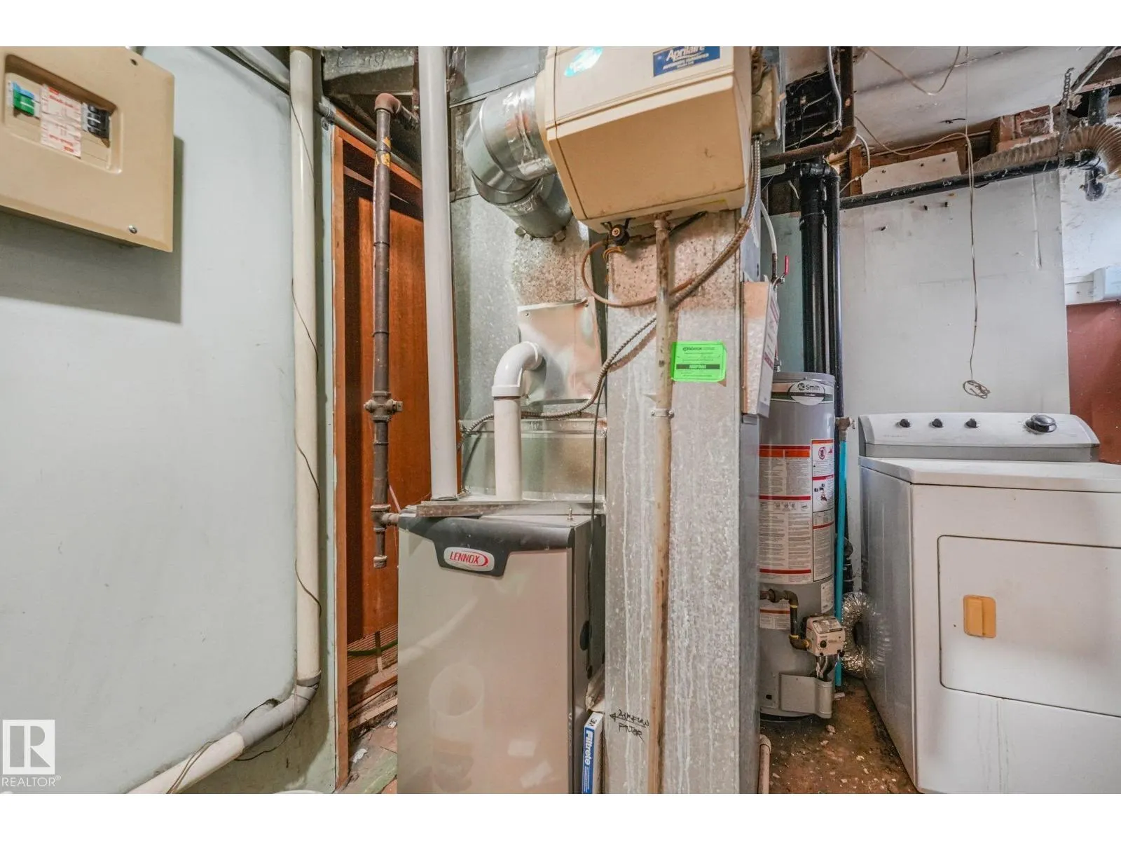 11716 130 ST NW