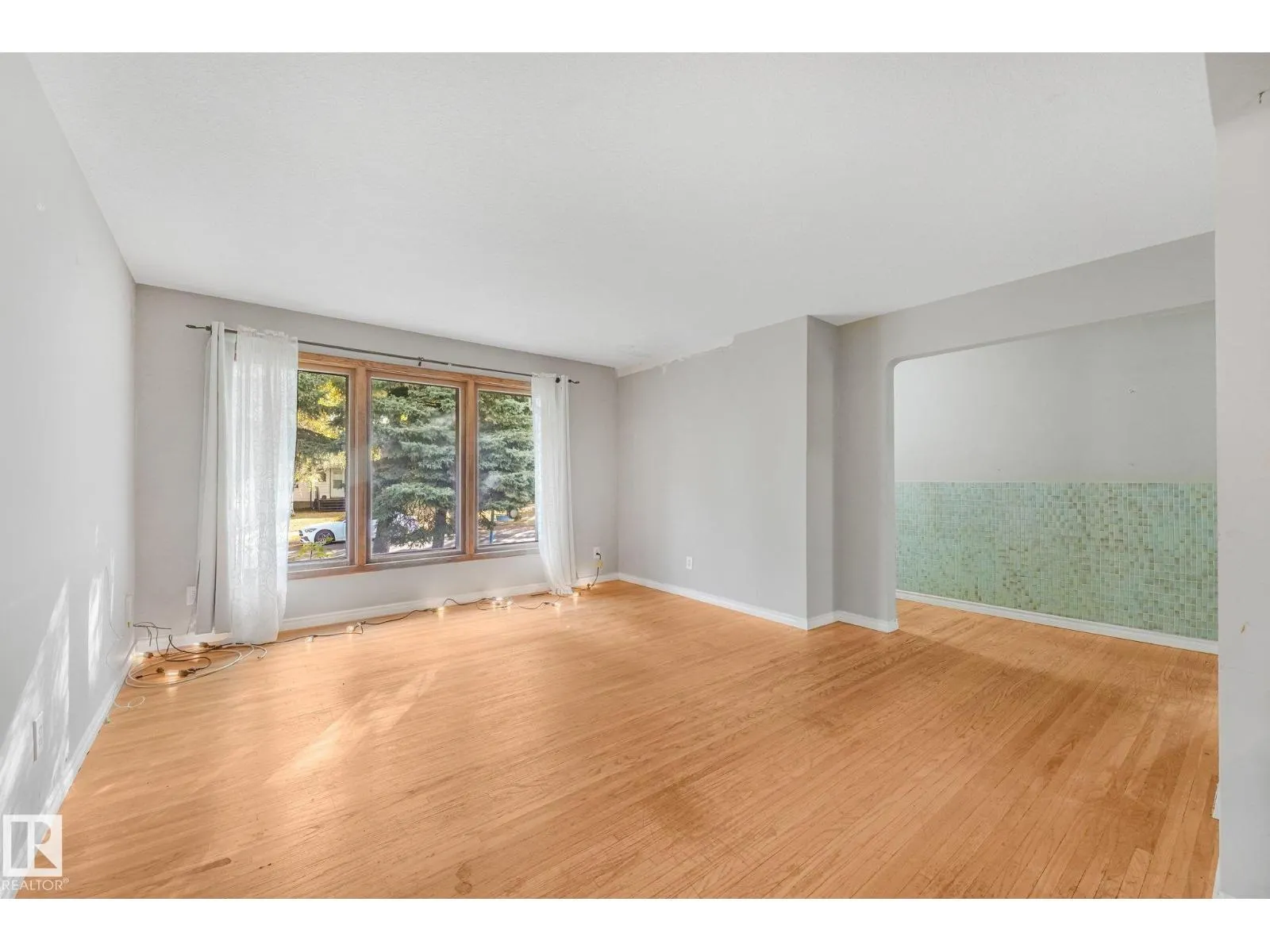 11716 130 ST NW