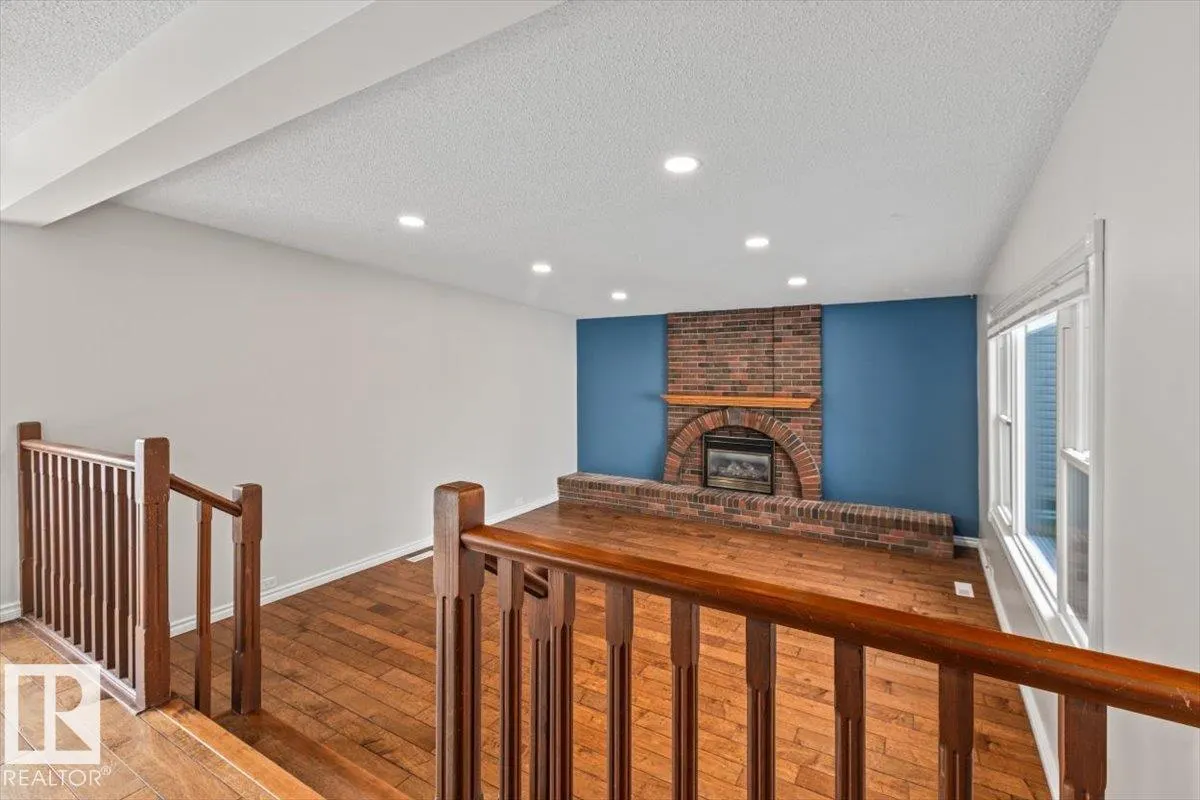 3607 106A ST NW