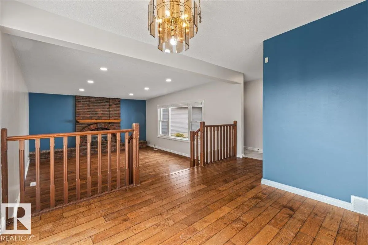 3607 106A ST NW