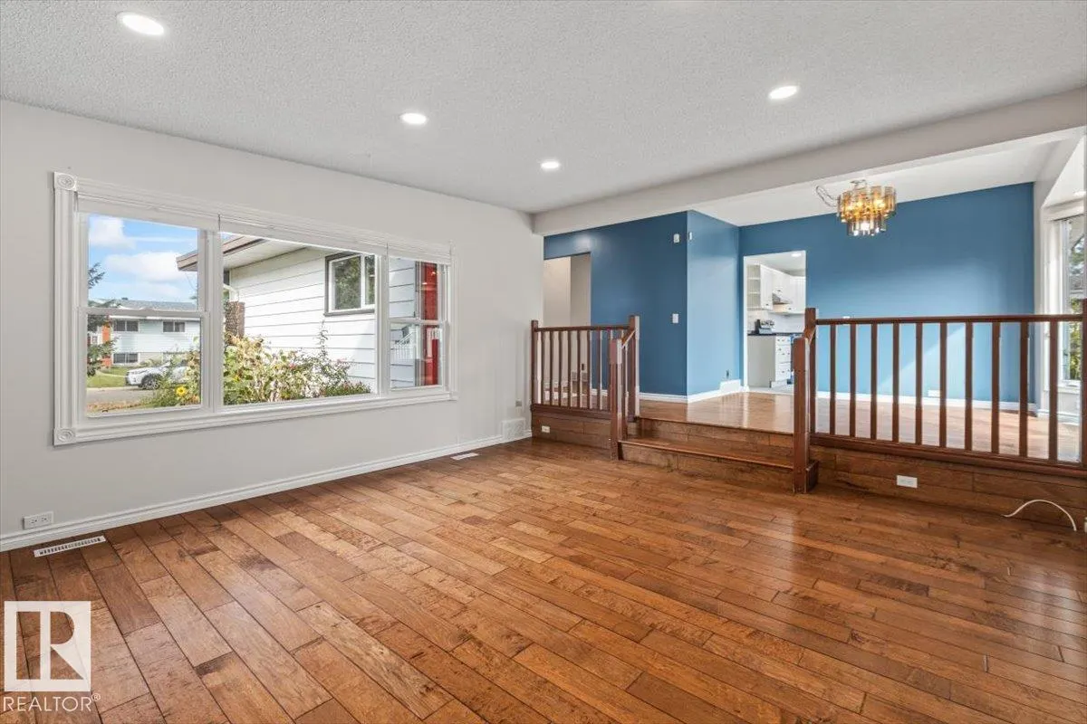 3607 106A ST NW