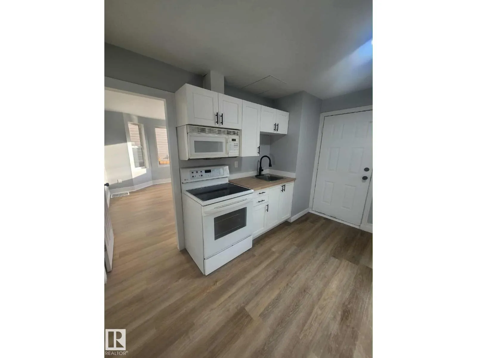 11308 94 ST NW