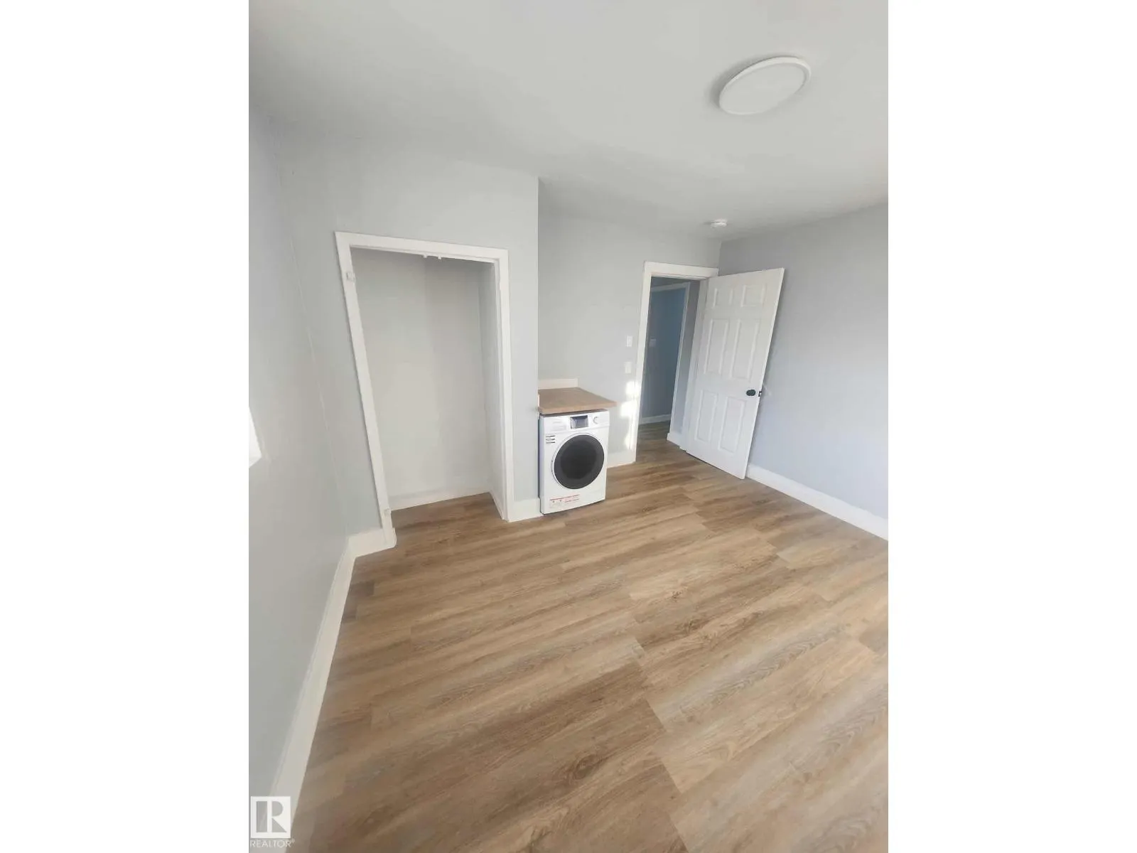 11308 94 ST NW