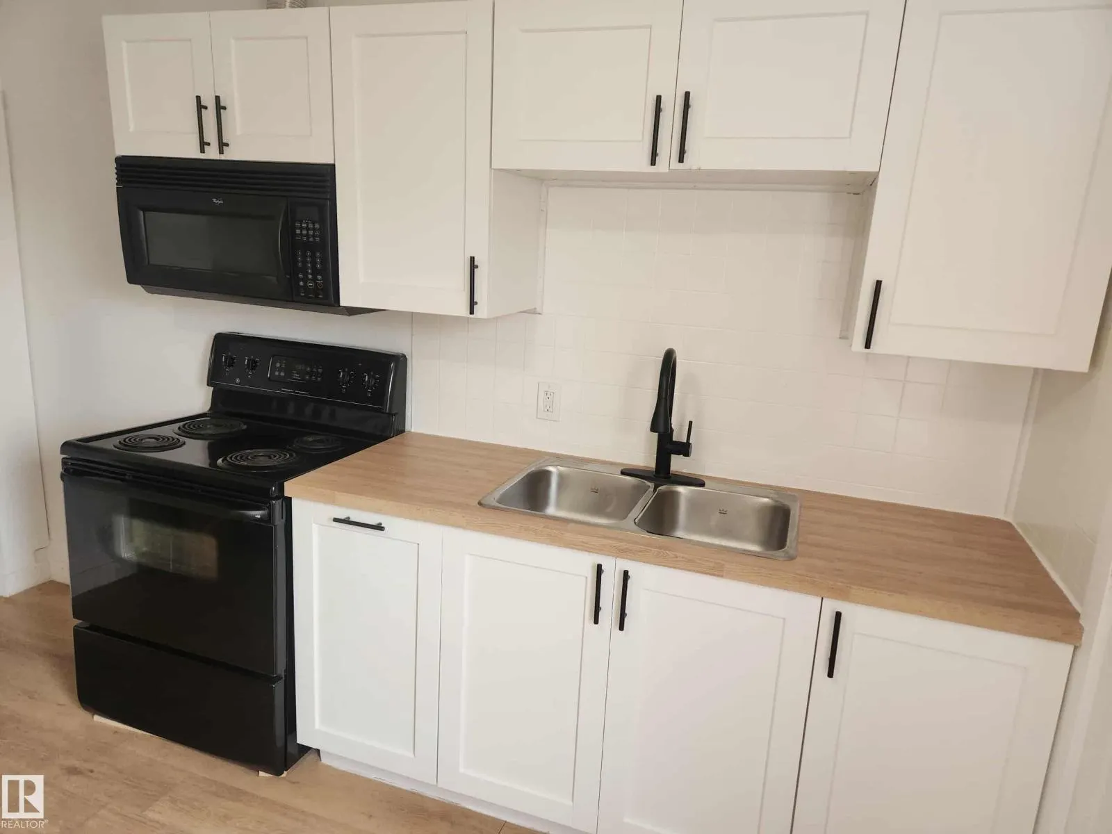11308 94 ST NW