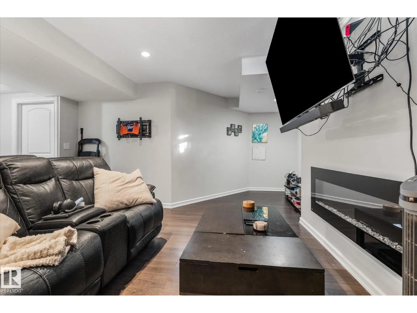 2123 HAMMOND CO NW