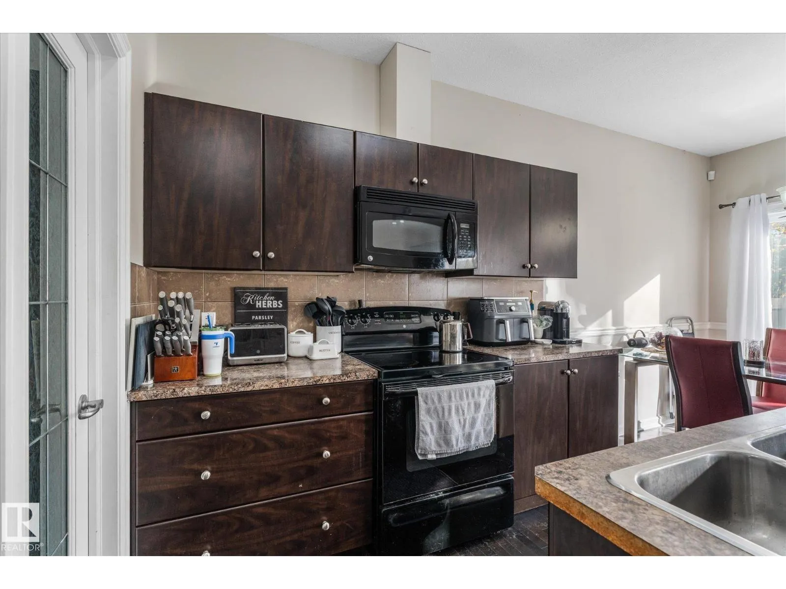 2123 HAMMOND CO NW