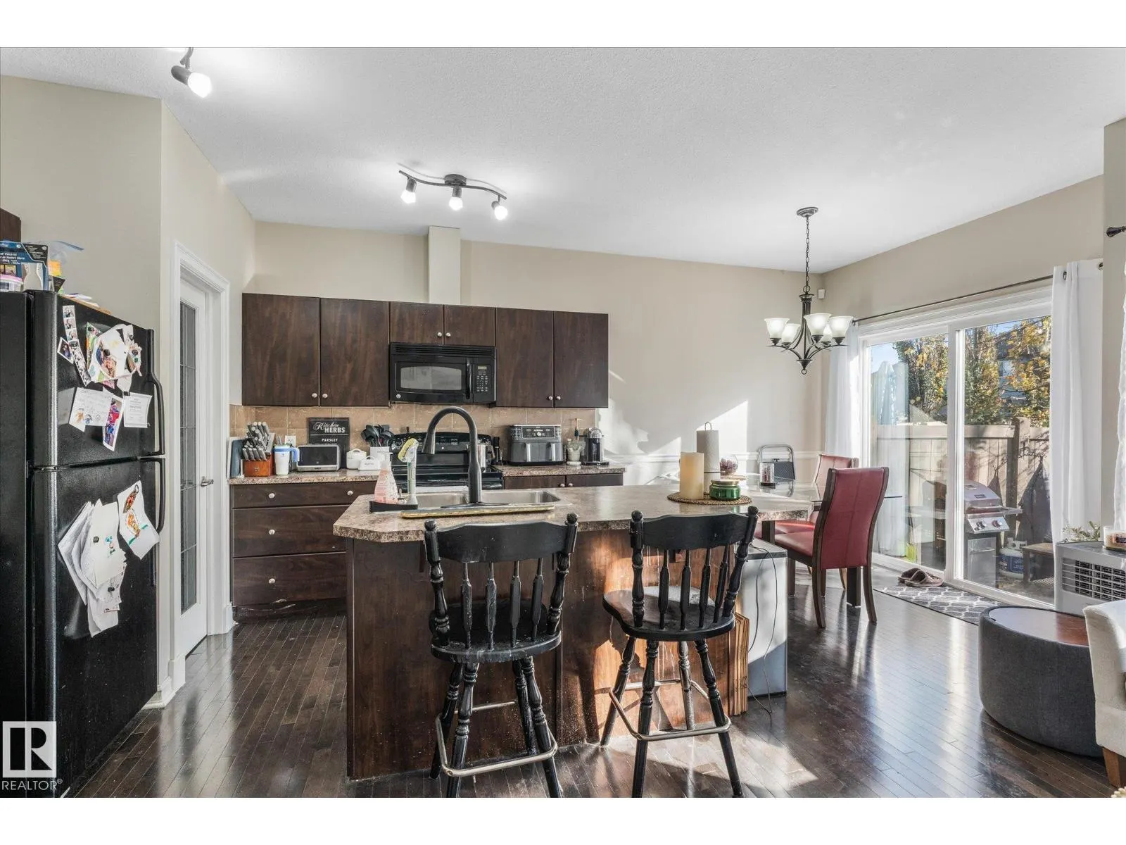 2123 HAMMOND CO NW