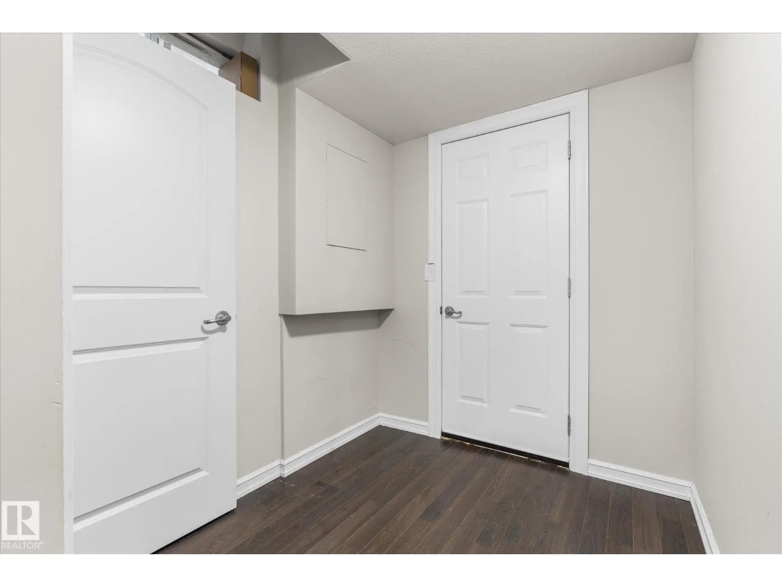 2123 HAMMOND CO NW