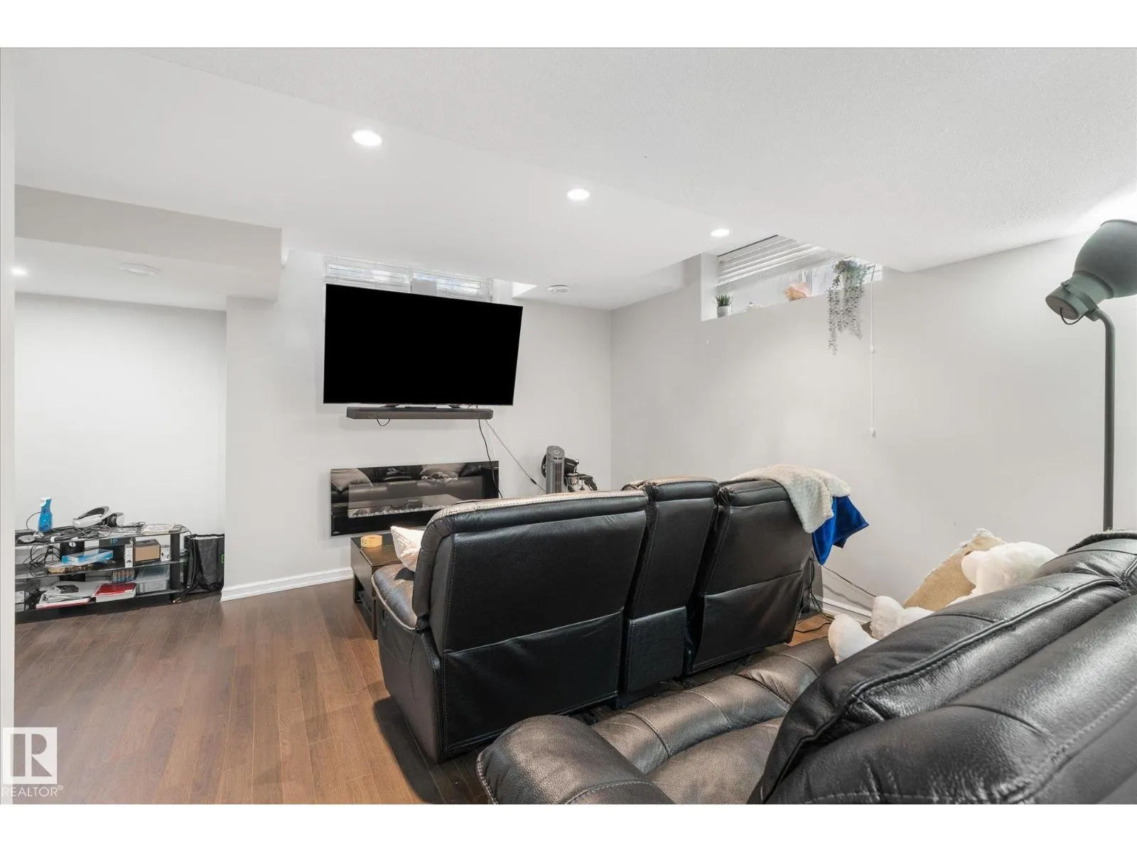 2123 HAMMOND CO NW
