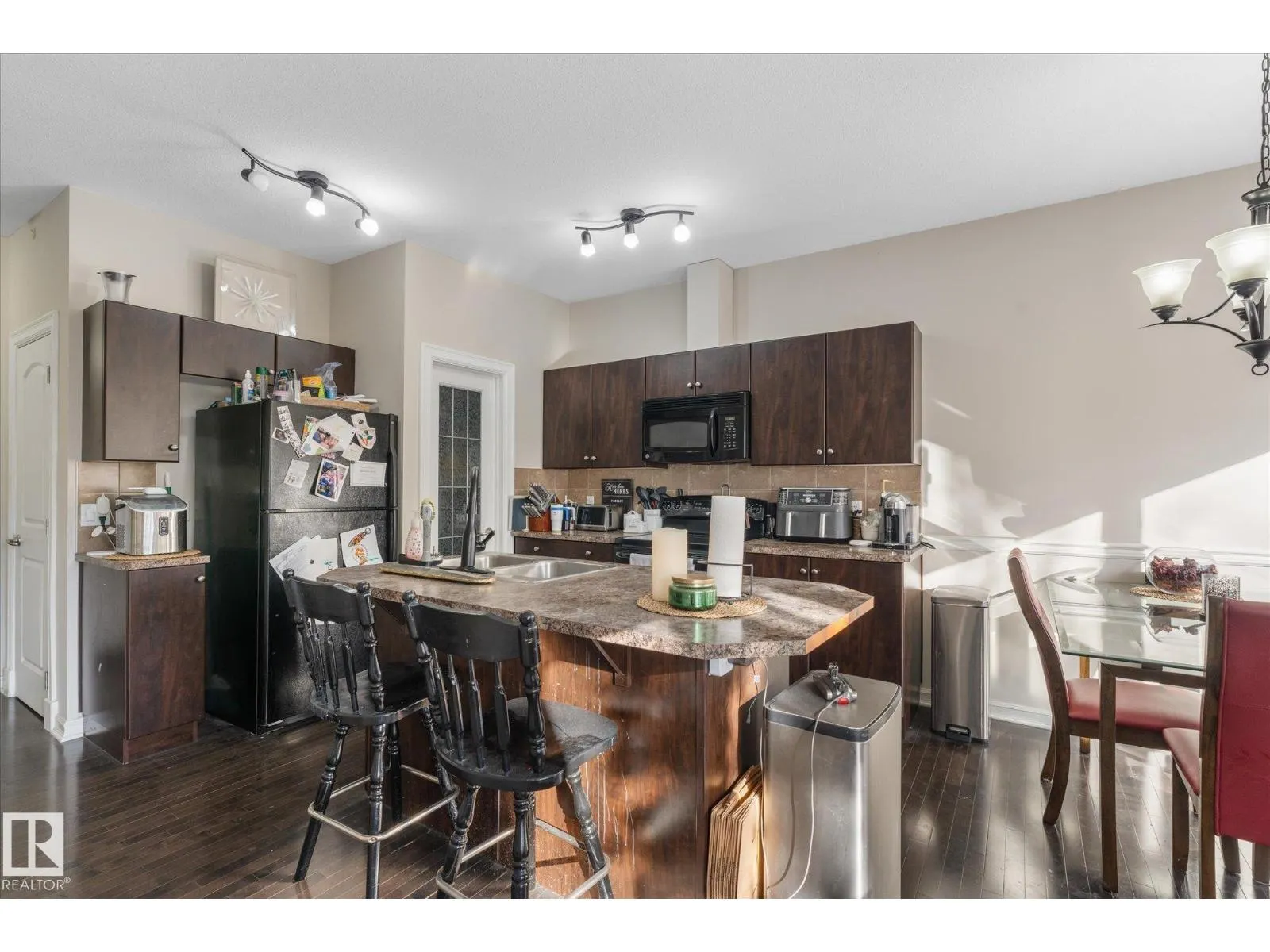 2123 HAMMOND CO NW