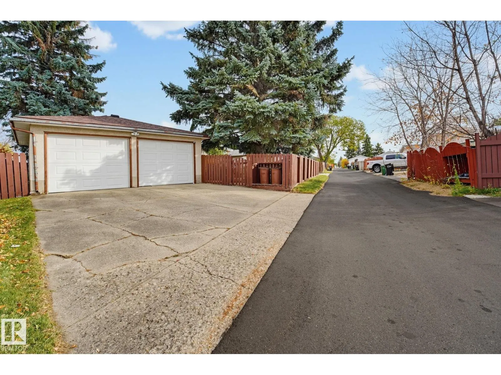 7319 150 AV NW