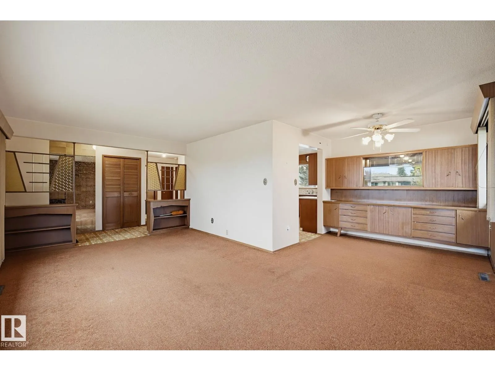 7319 150 AV NW