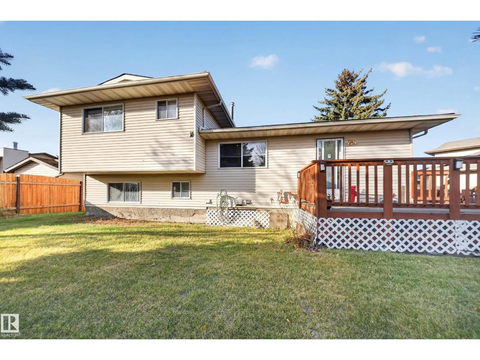 3135 145 AV NW