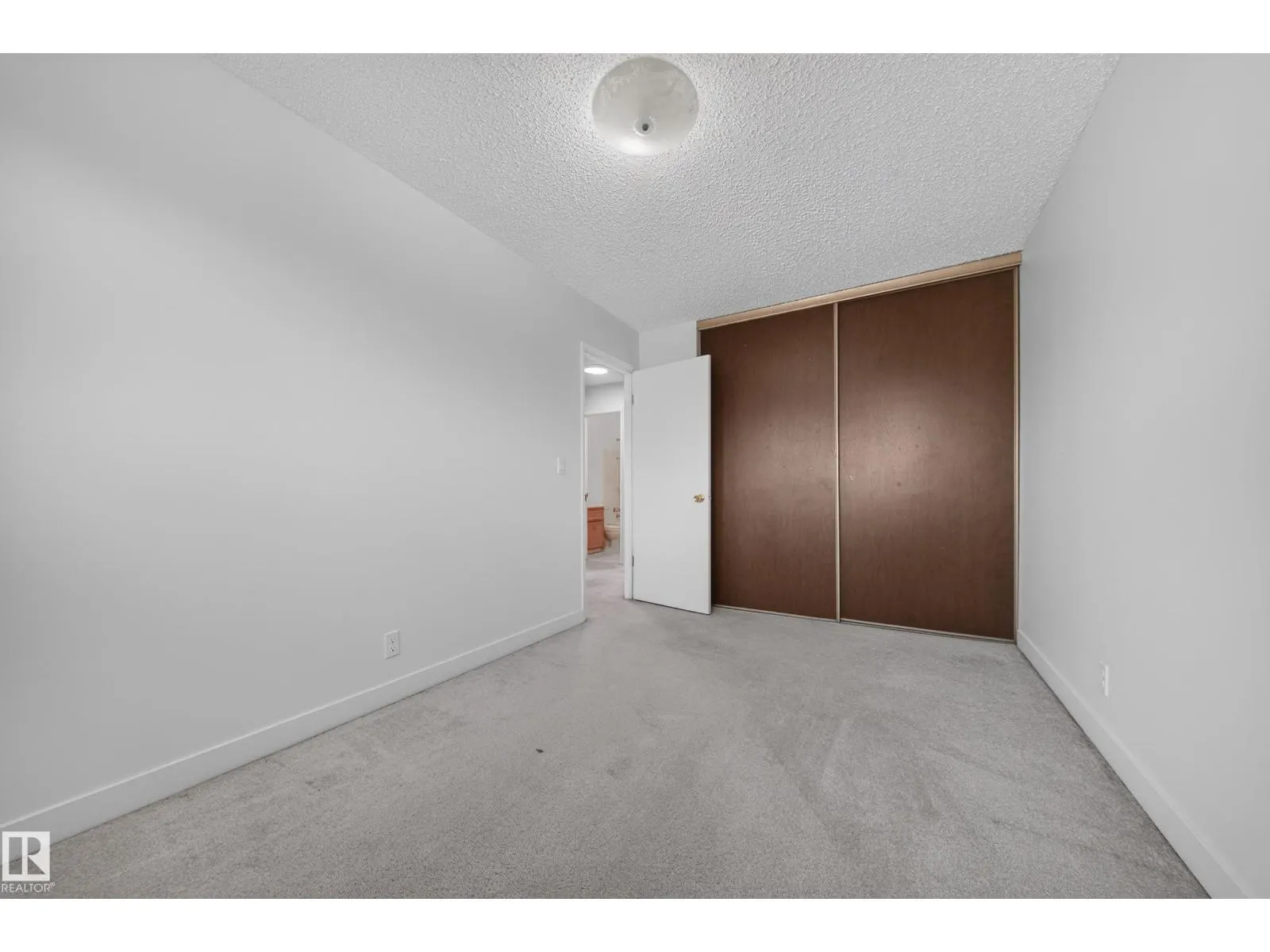 3135 145 AV NW
