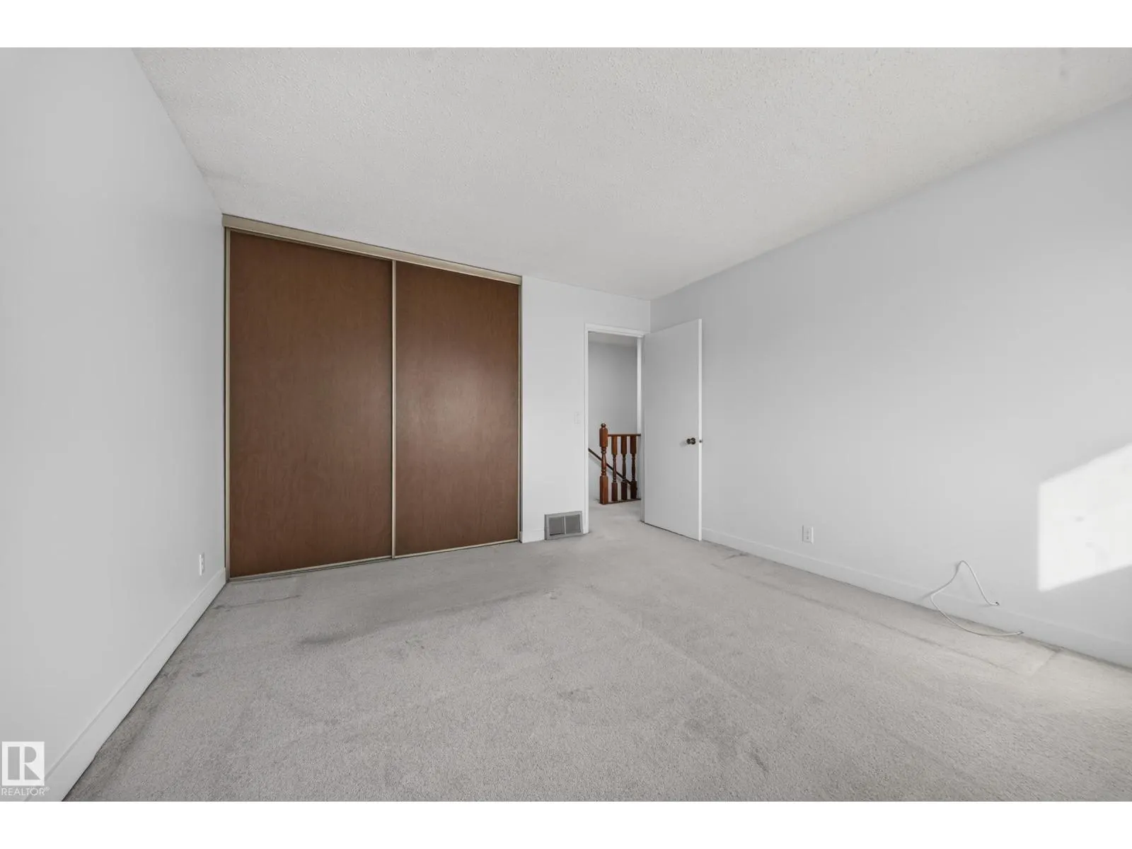 3135 145 AV NW
