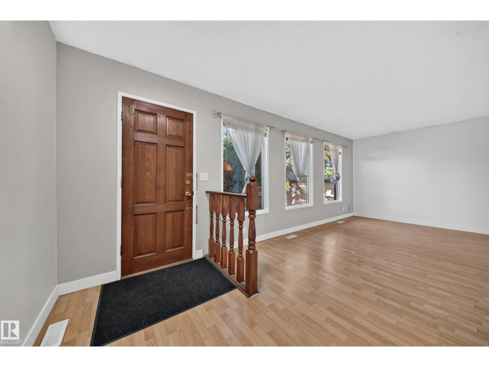 3135 145 AV NW
