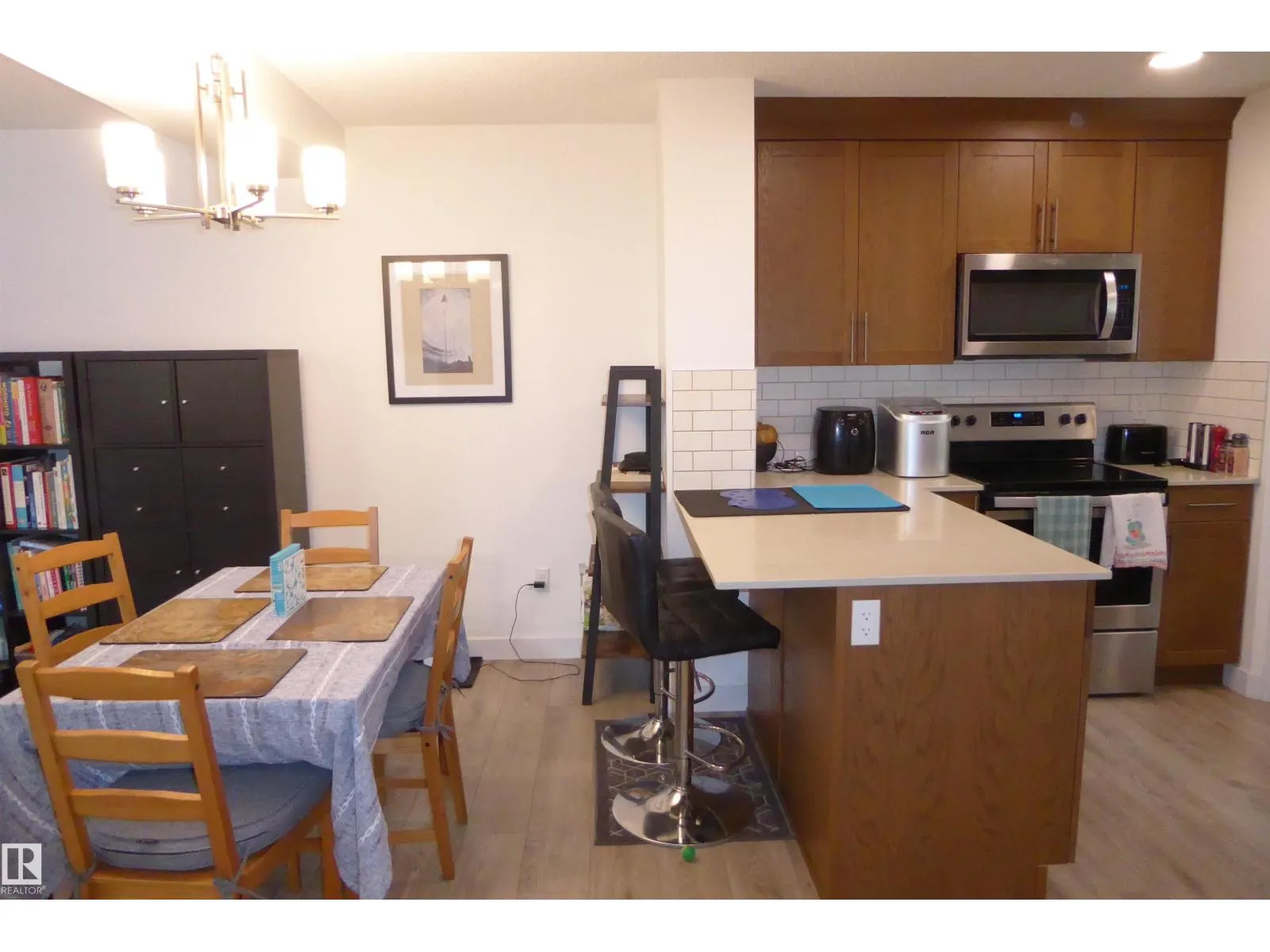 #75 1005 Graydon Hill BV SW