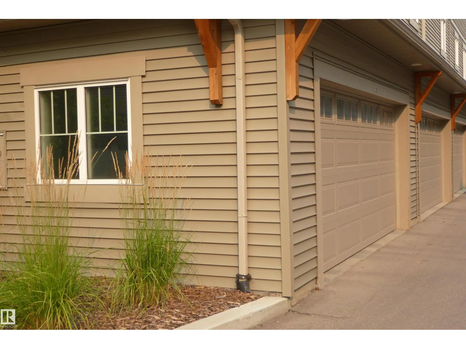 #75 1005 Graydon Hill BV SW