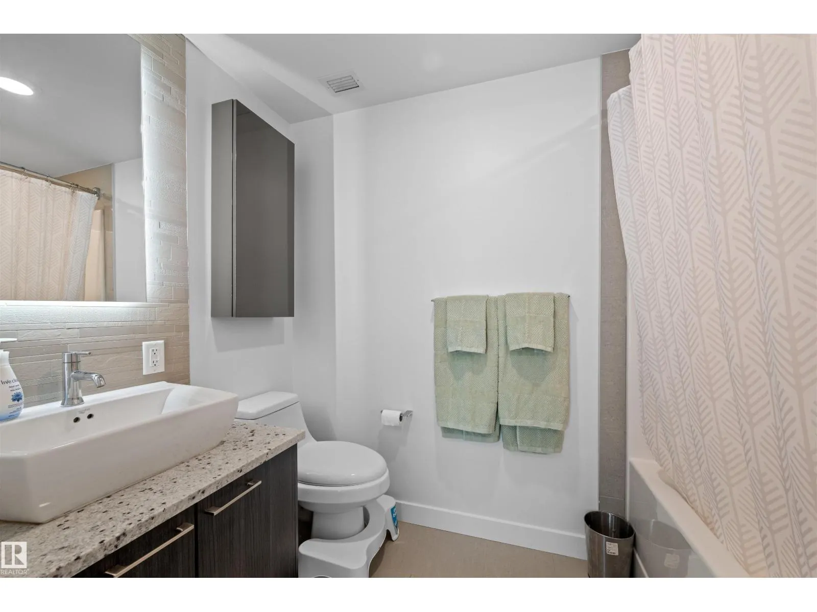 #1104 9720 106 ST NW
