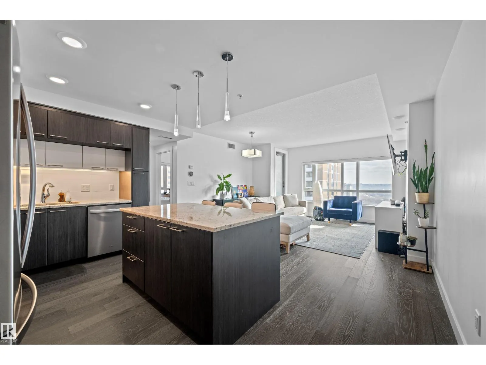 #1104 9720 106 ST NW