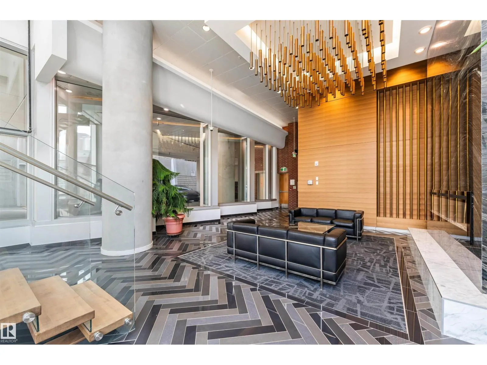 #1104 9720 106 ST NW