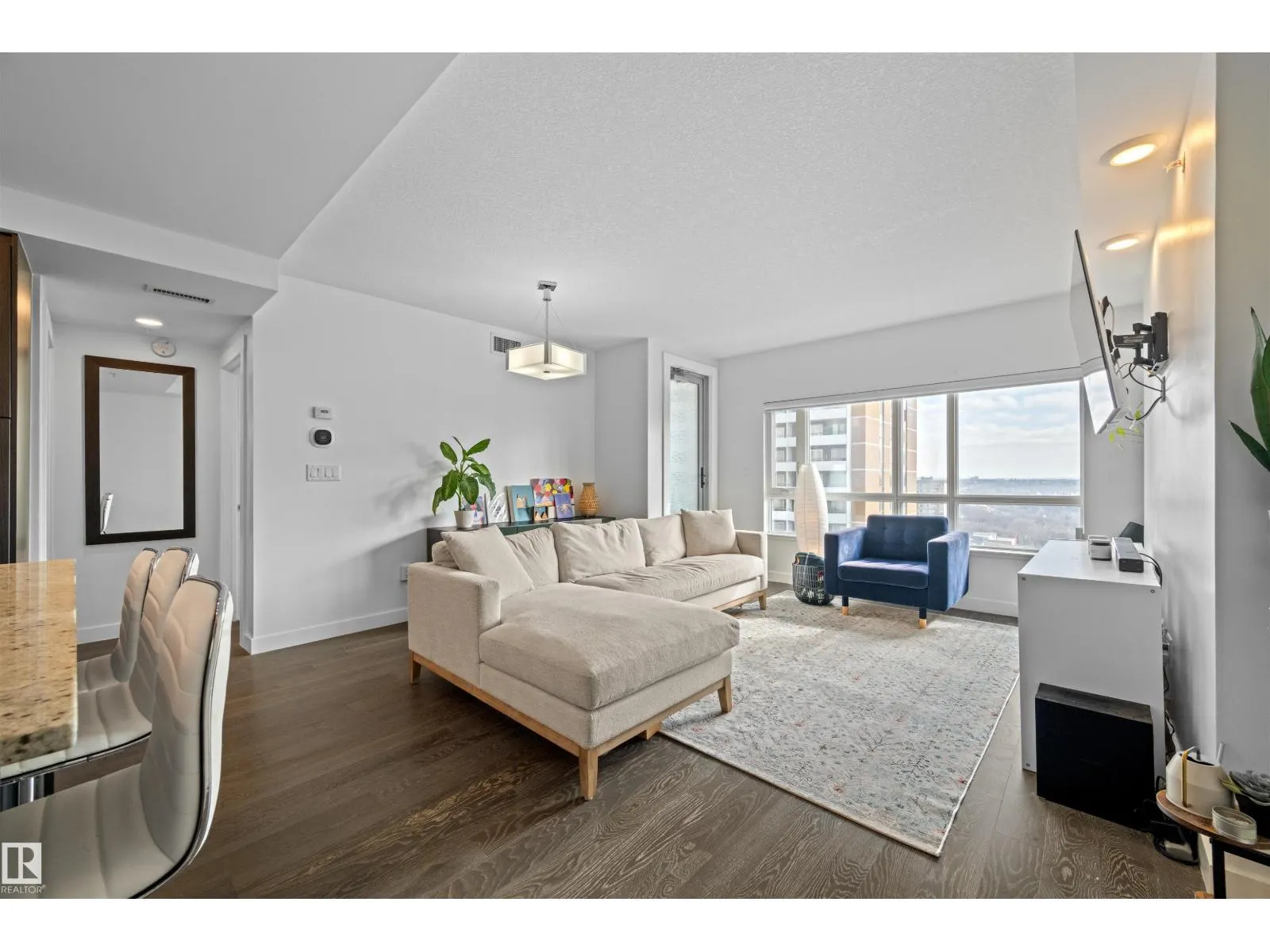 #1104 9720 106 ST NW