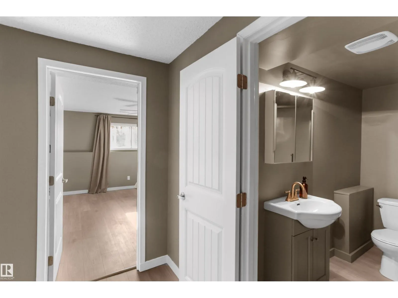 16 WILSON DR
