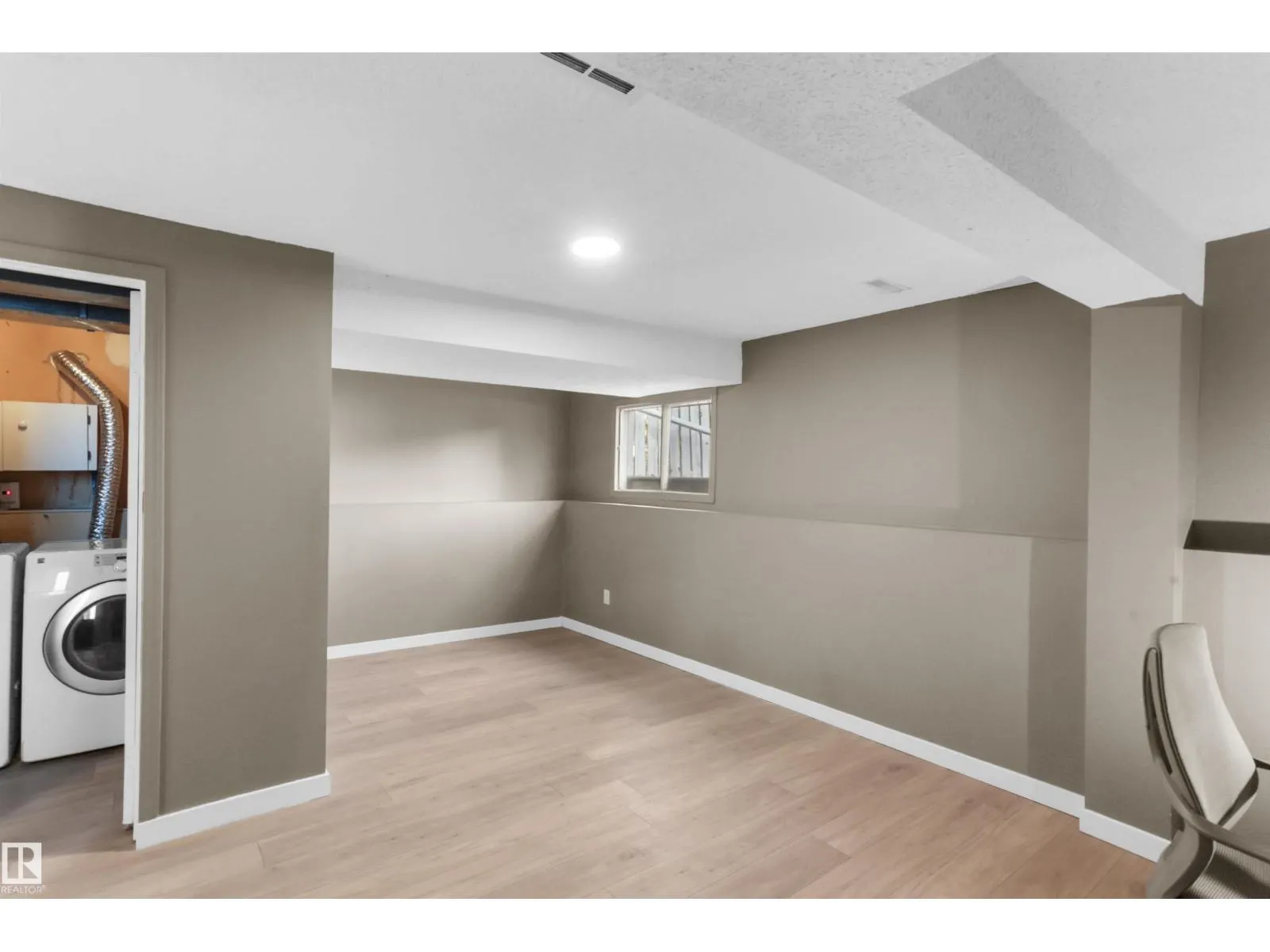 16 WILSON DR