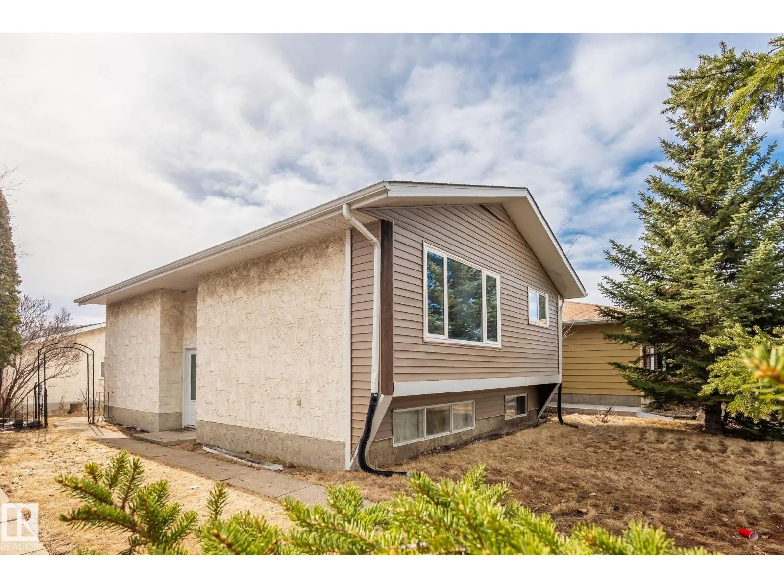 1566 LAKEWOOD RD W NW