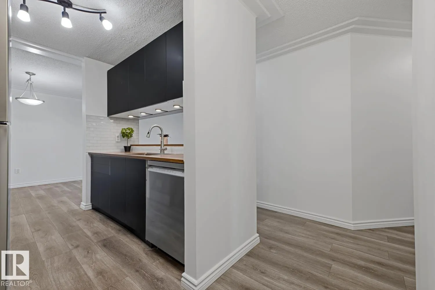 #216 2508 50 ST NW