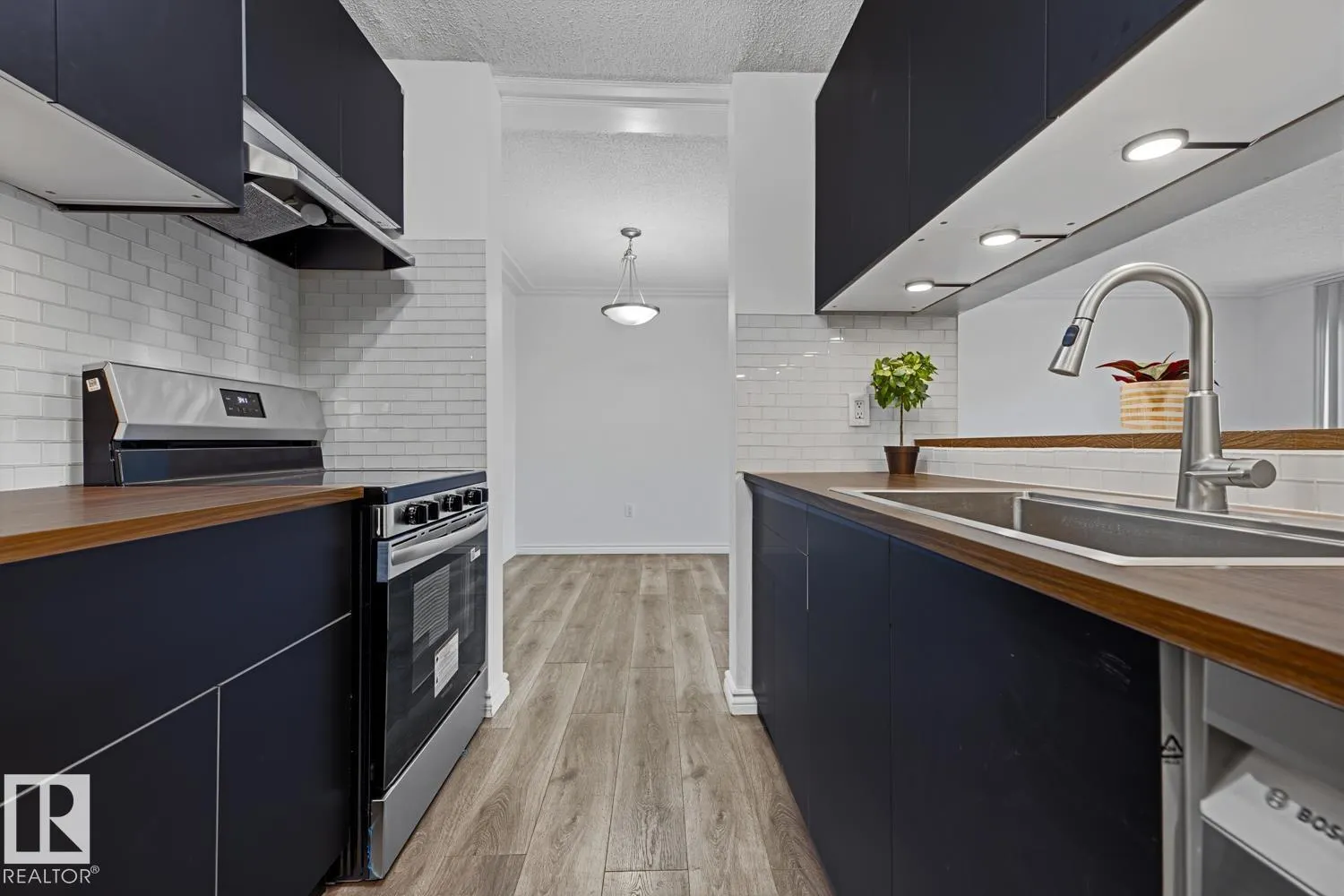 #216 2508 50 ST NW