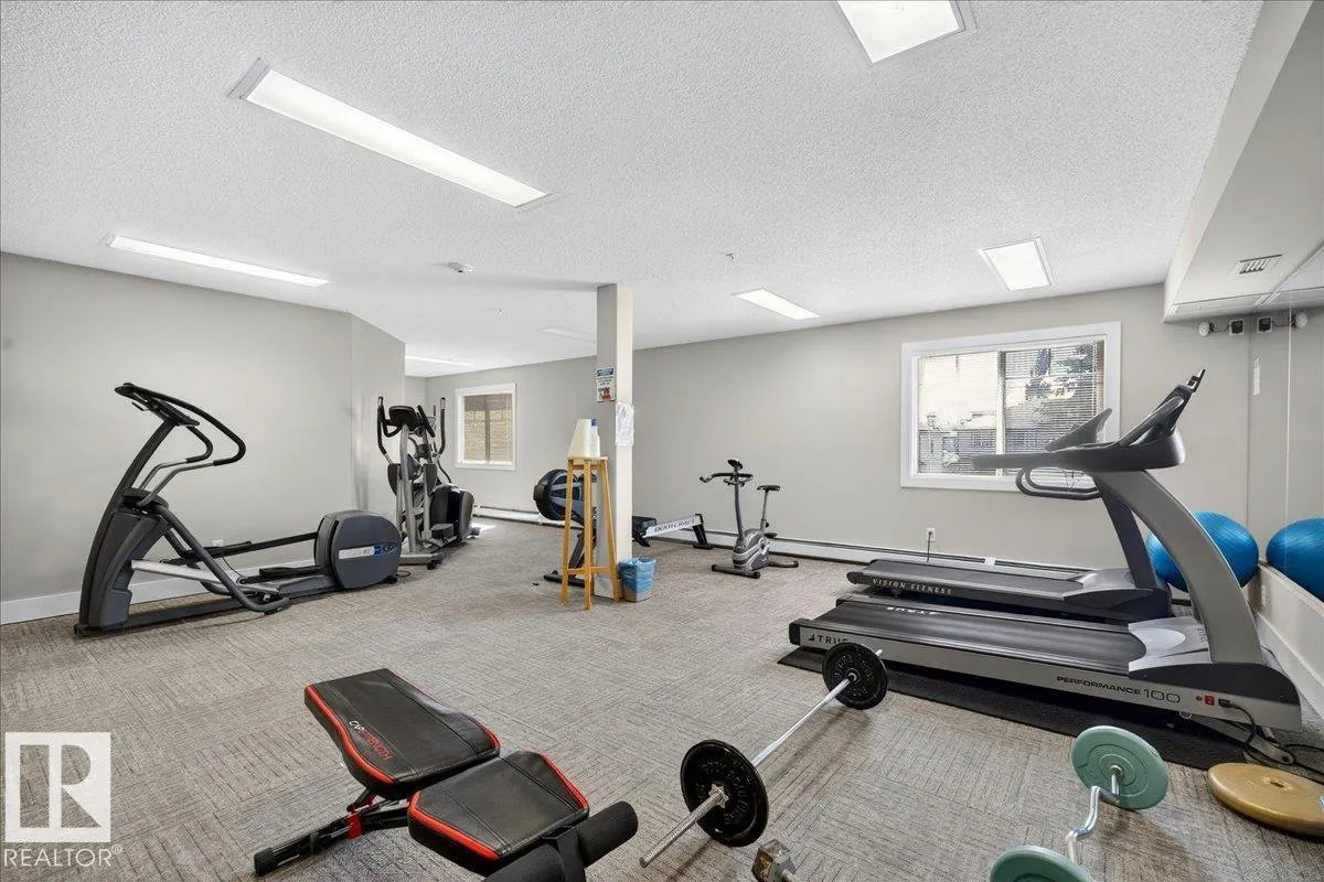#227 646 MCALLISTER LO SW