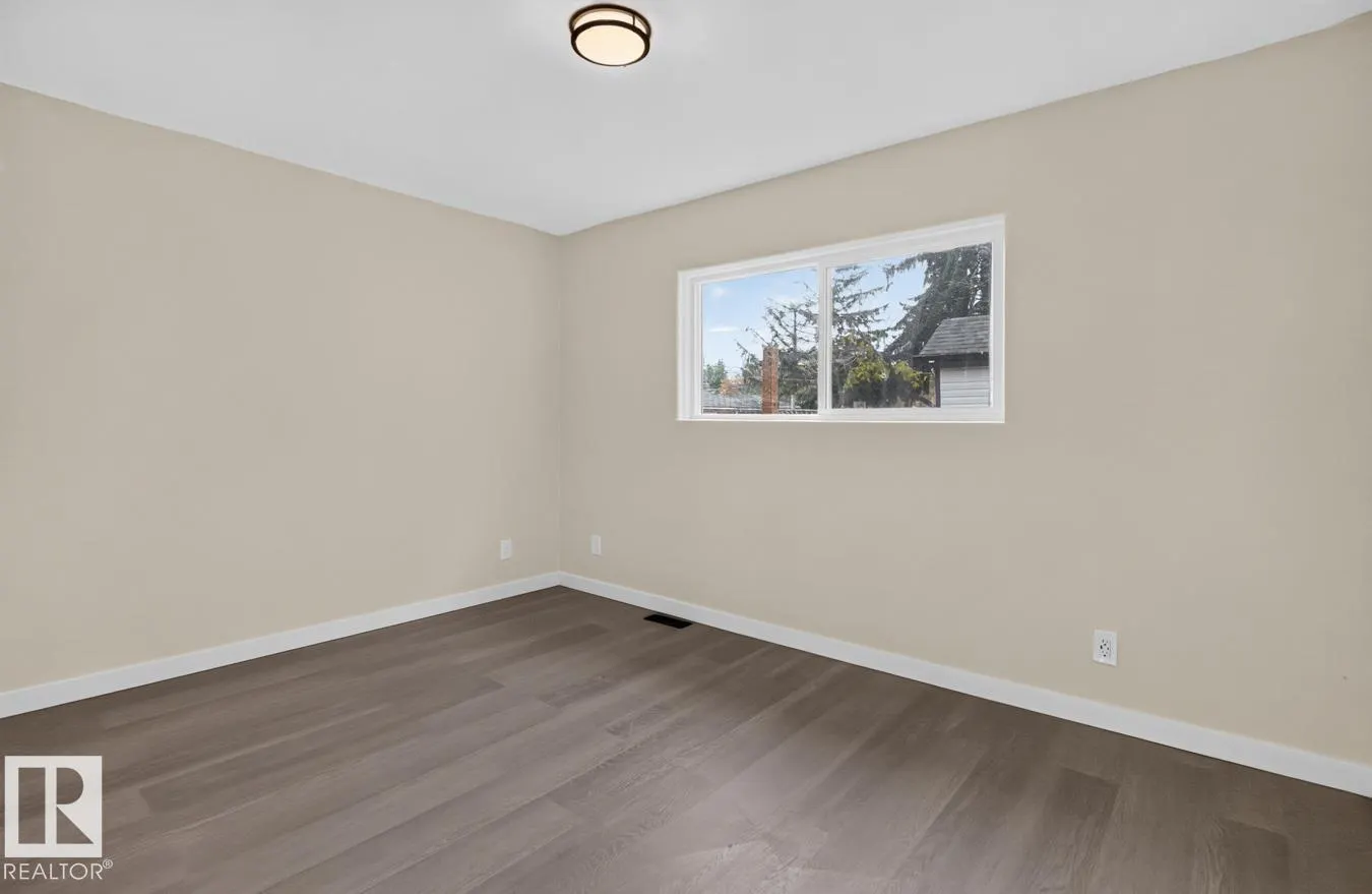 12007 69 ST NW