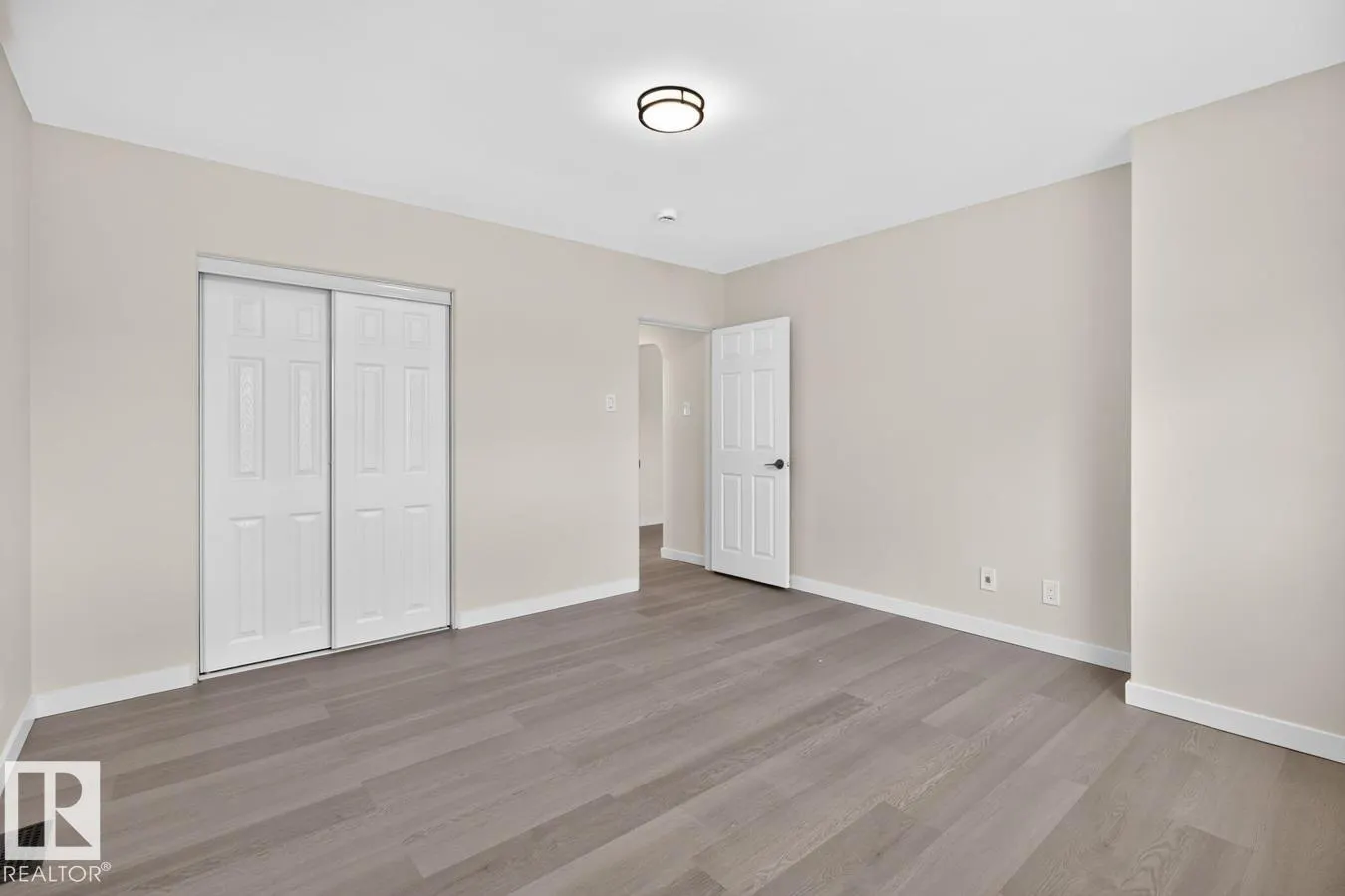 12007 69 ST NW