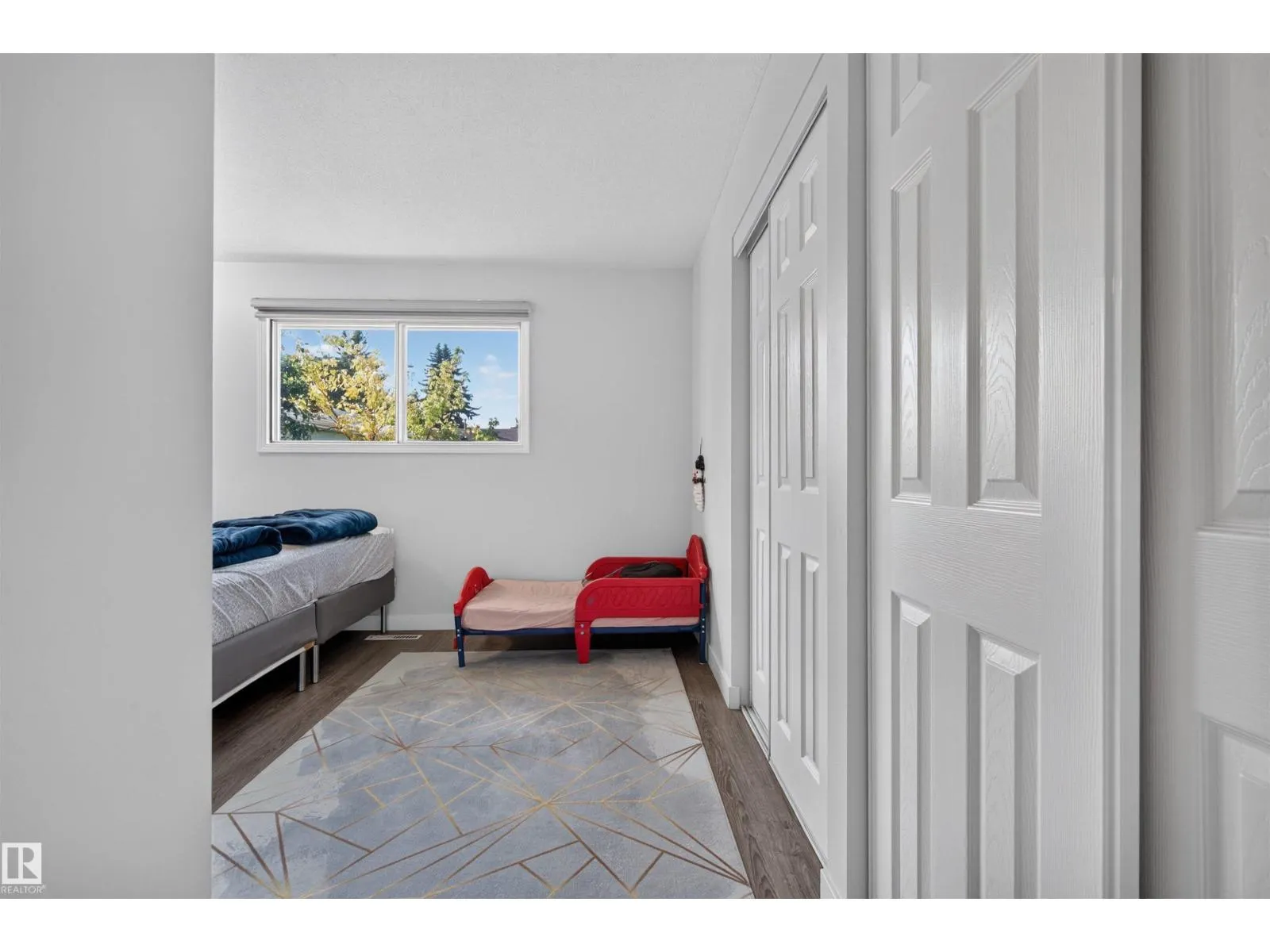 15104 74 ST NW