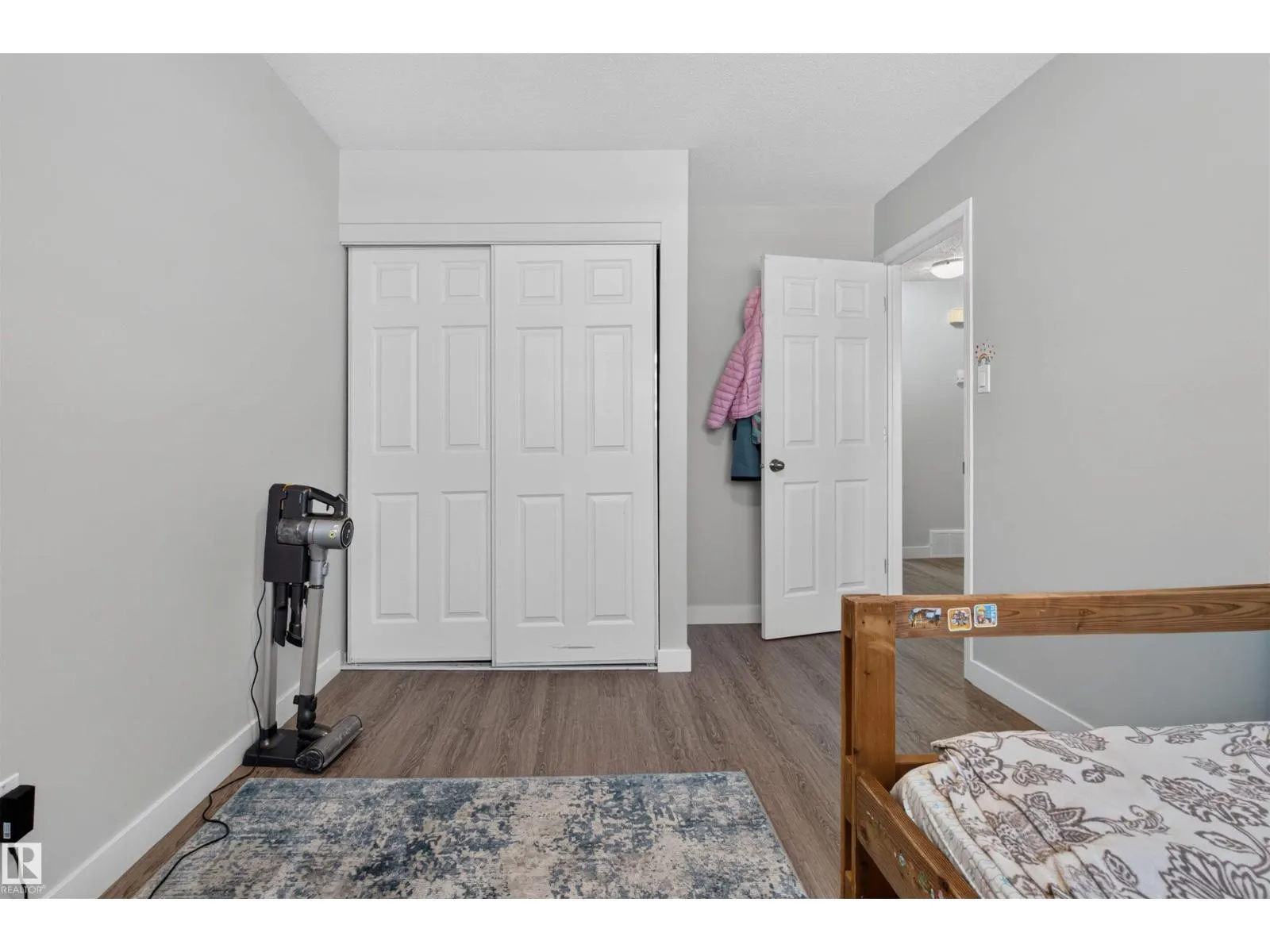 15104 74 ST NW