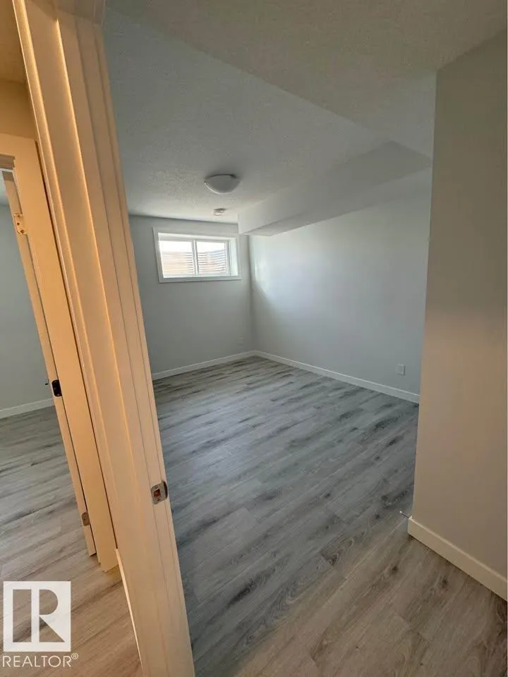 3227 Magpie LI NW