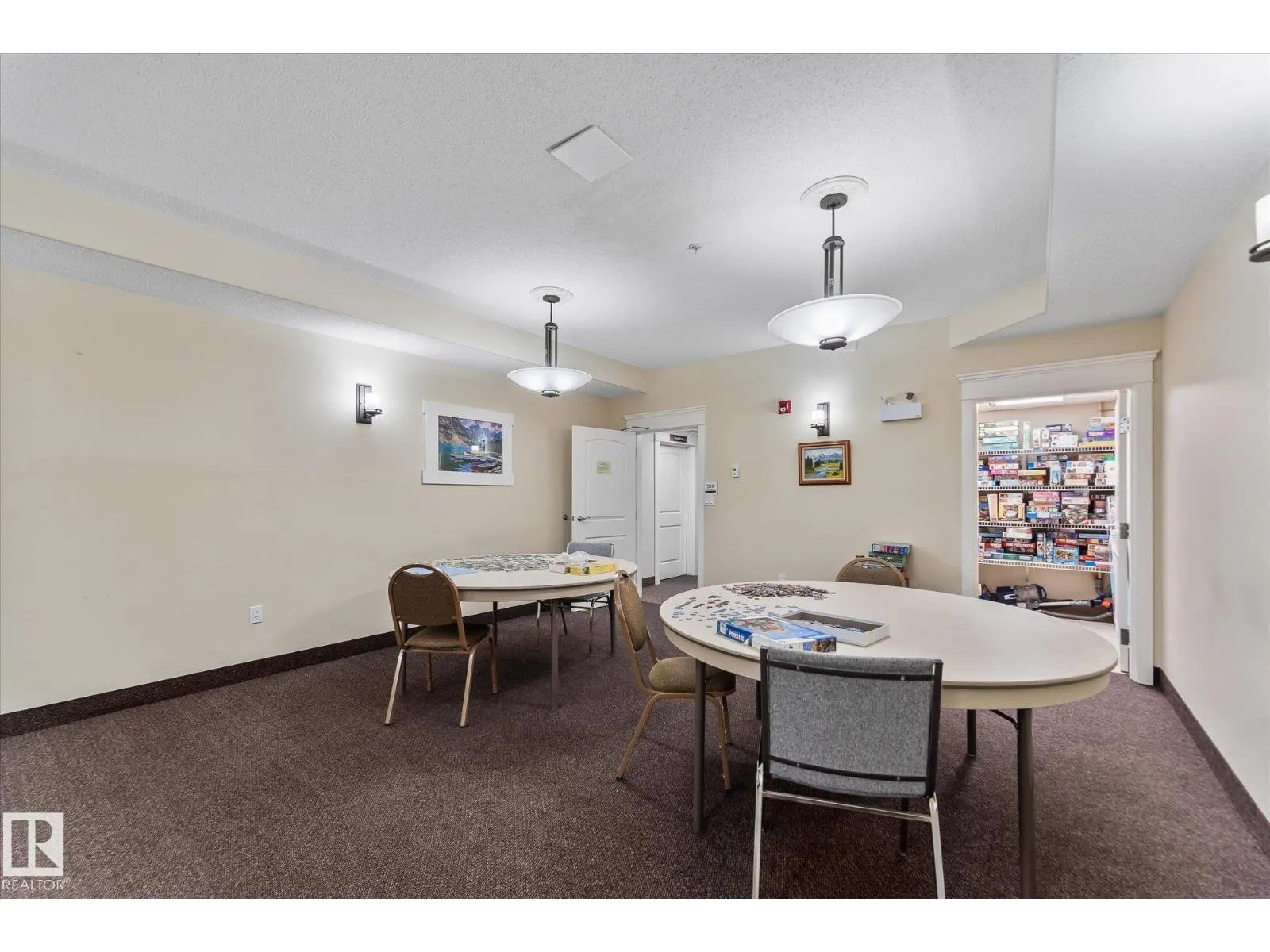 #331 511 QUEEN ST