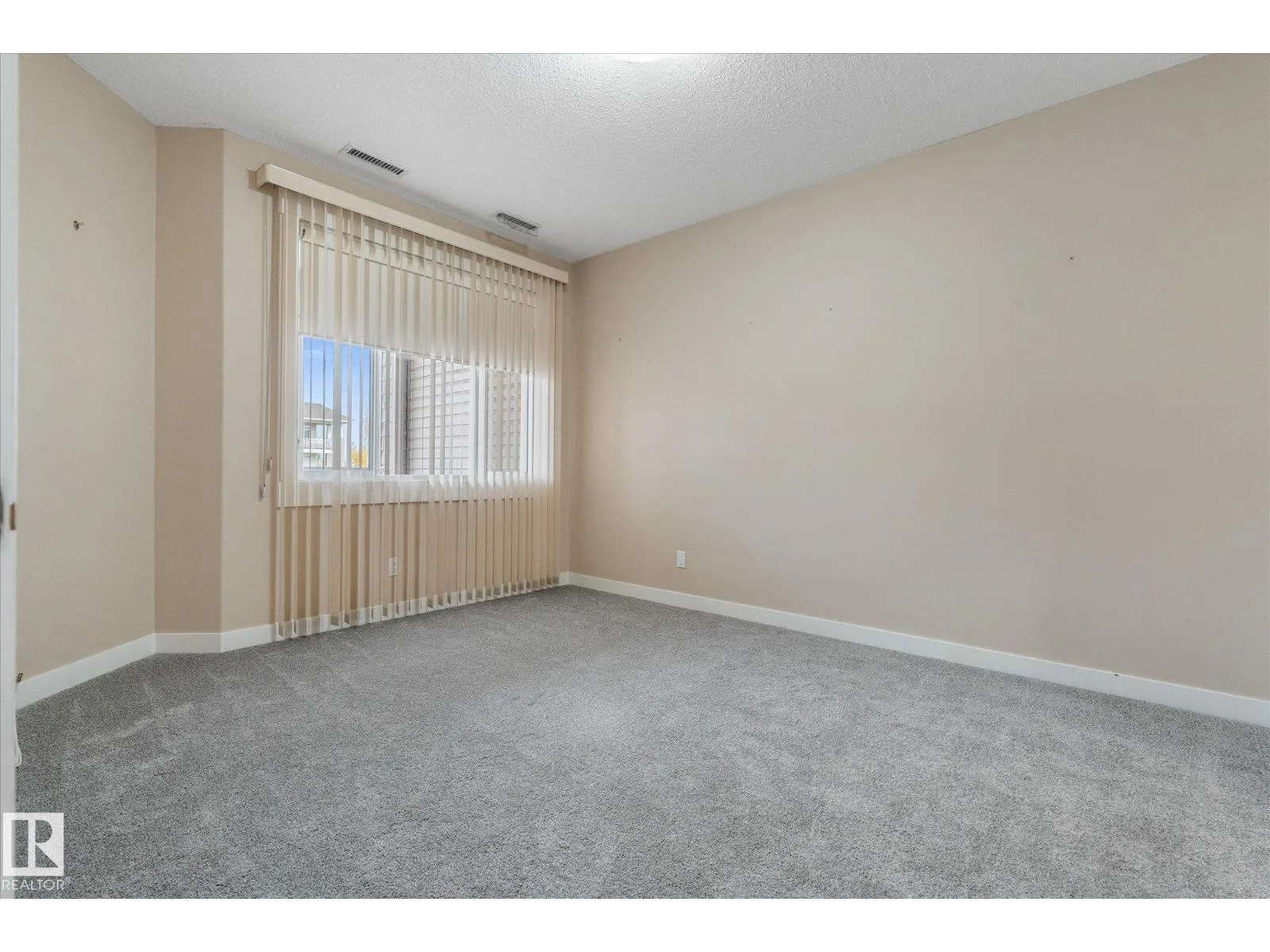#331 511 QUEEN ST