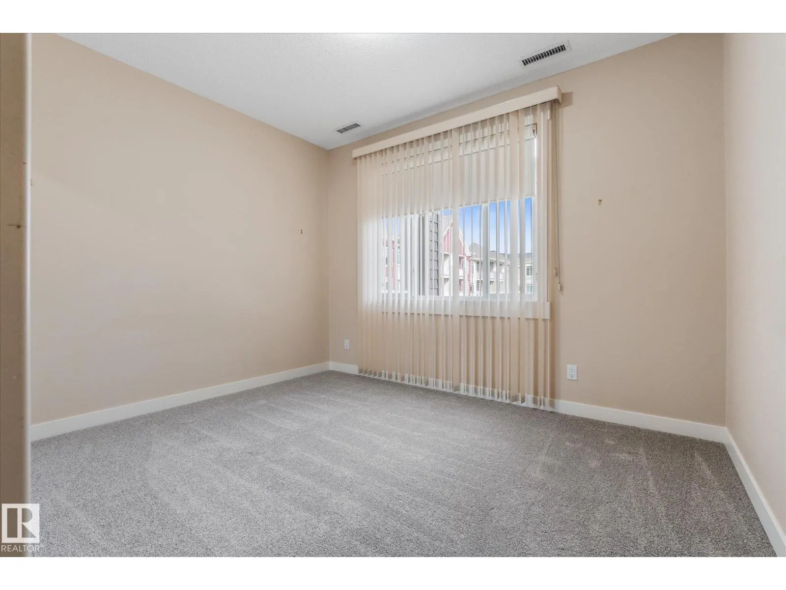 #331 511 QUEEN ST