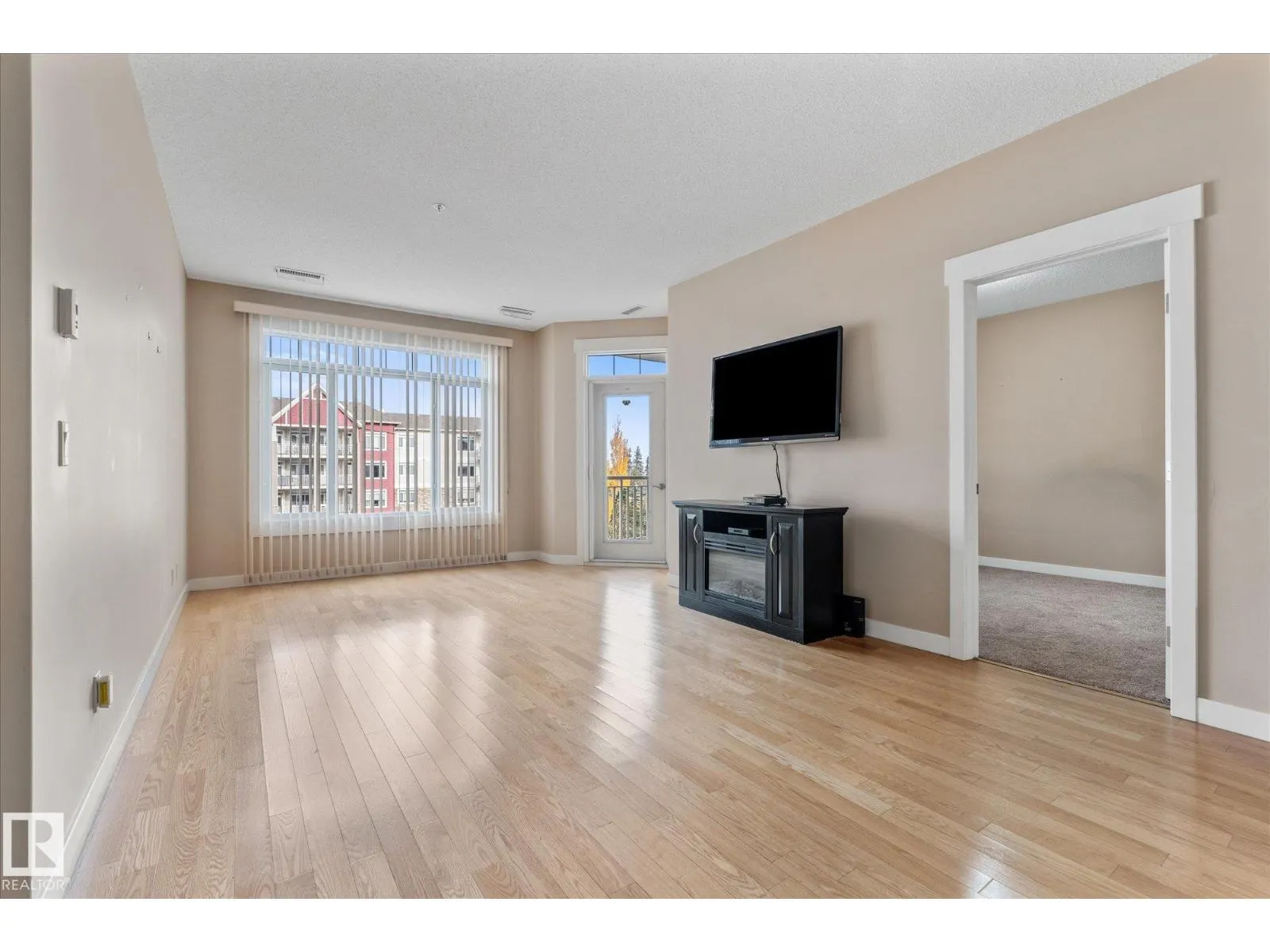 #331 511 QUEEN ST