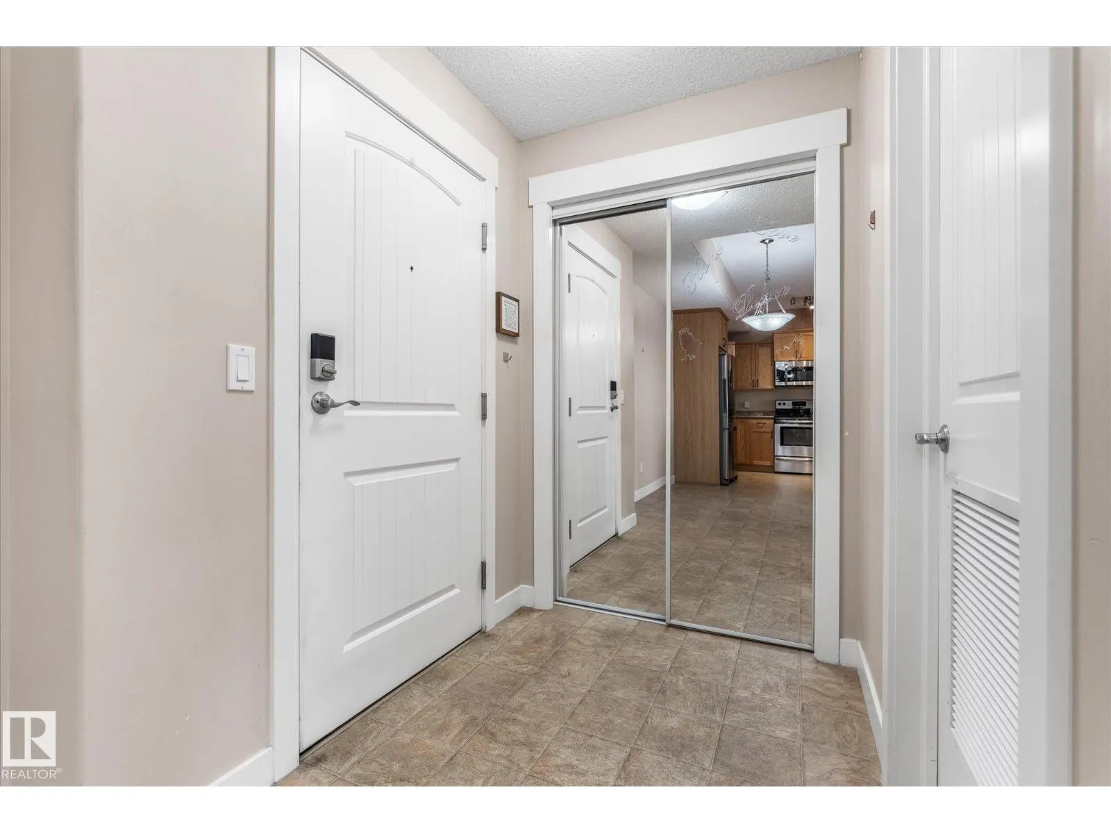 #331 511 QUEEN ST