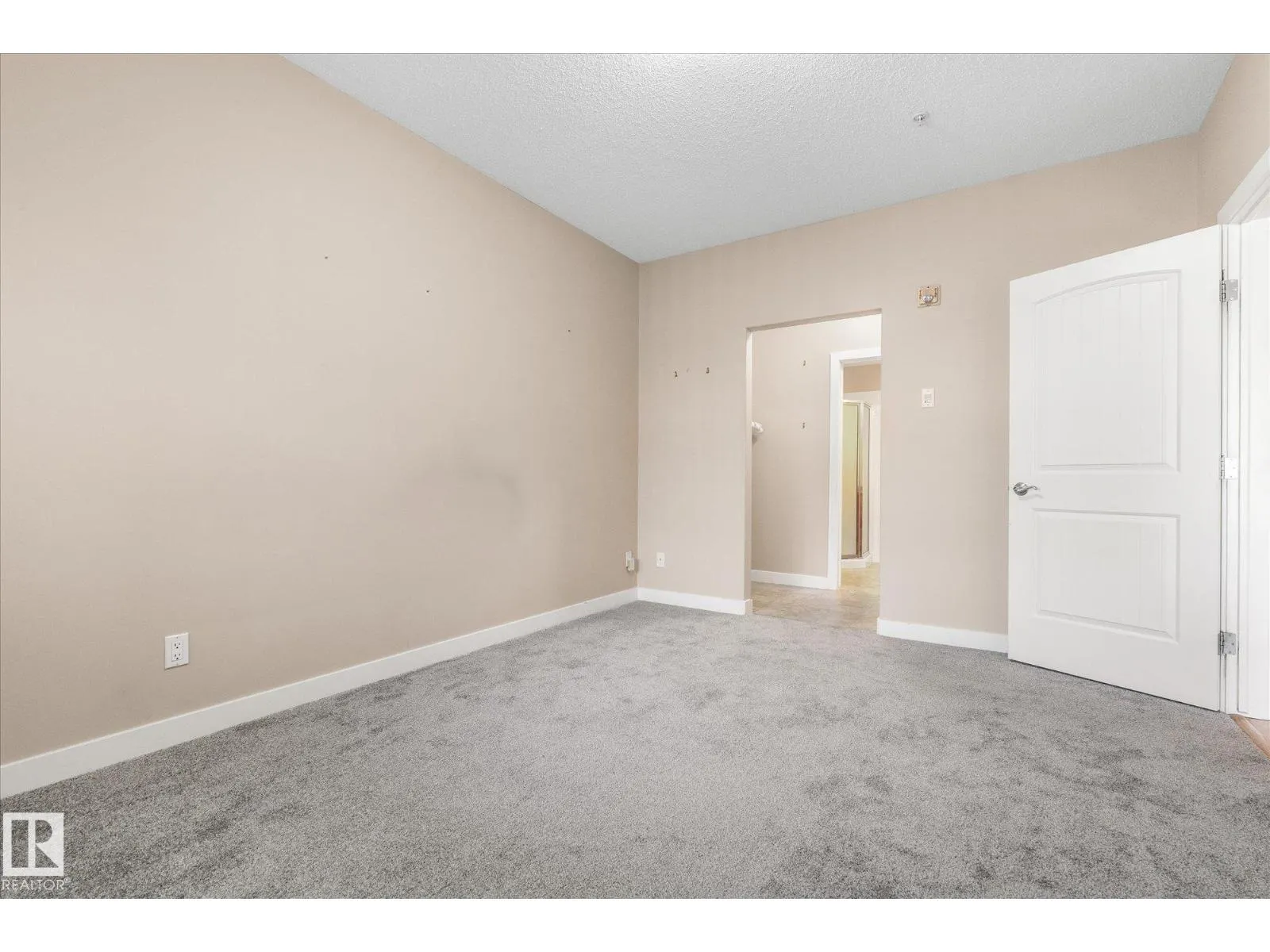 #331 511 QUEEN ST