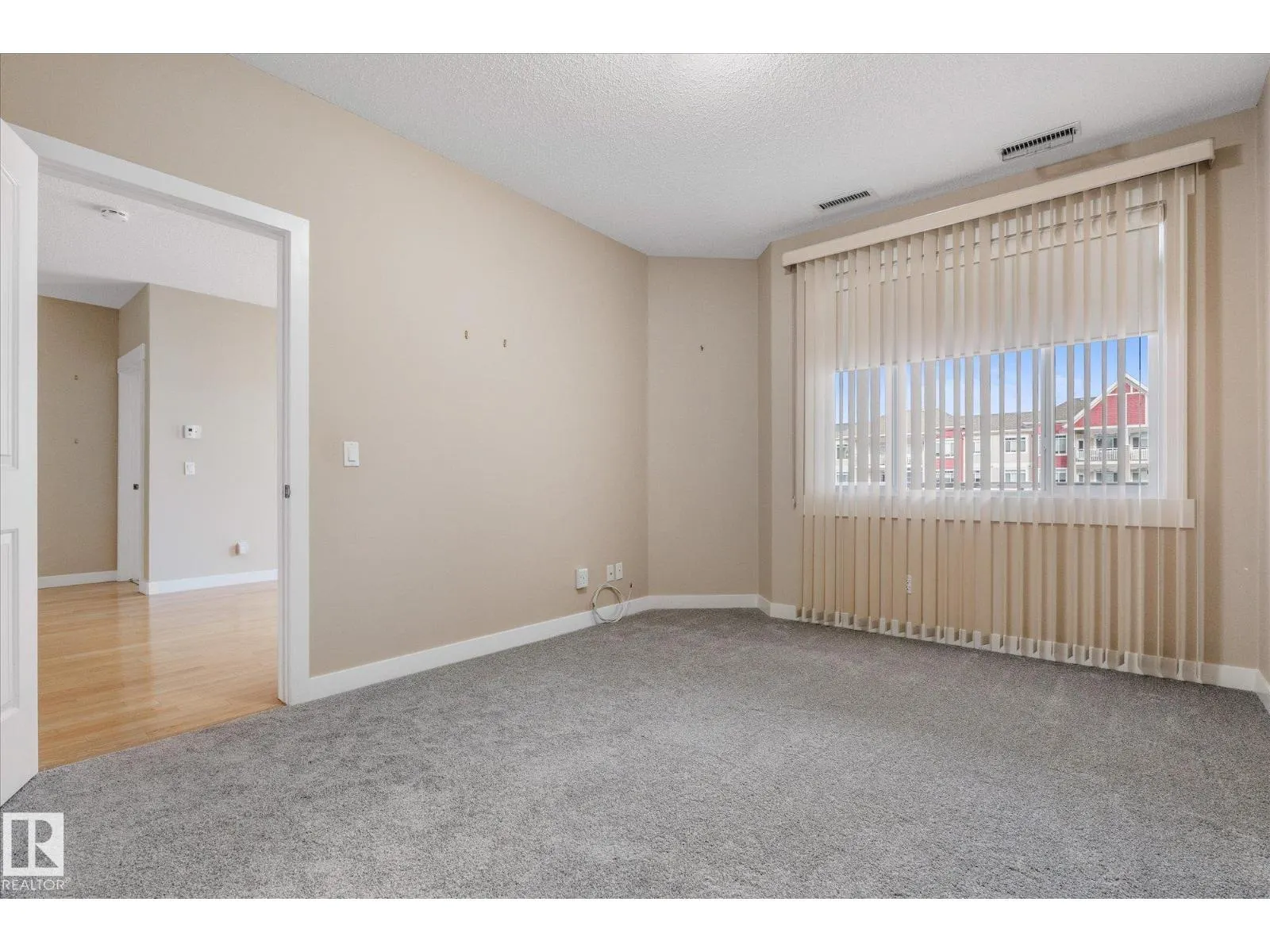 #331 511 QUEEN ST