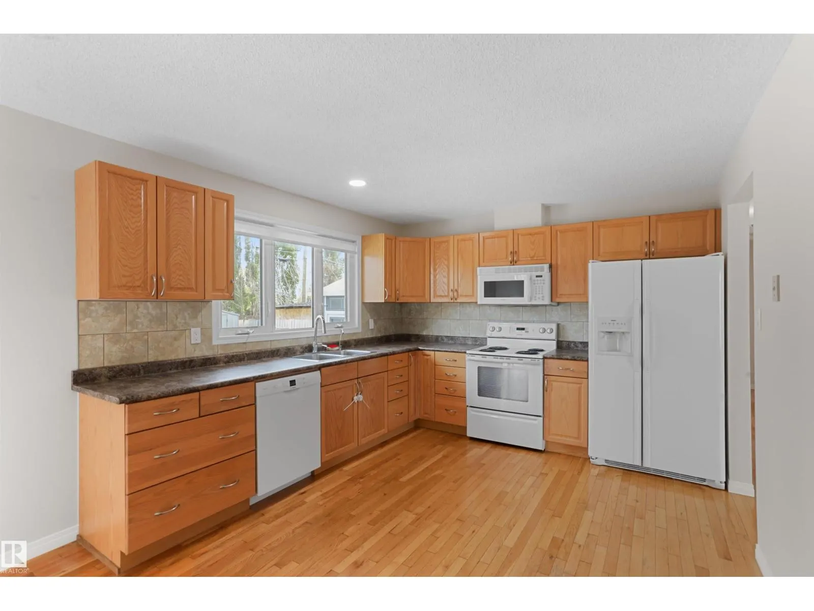 48 PIPESTONE DR