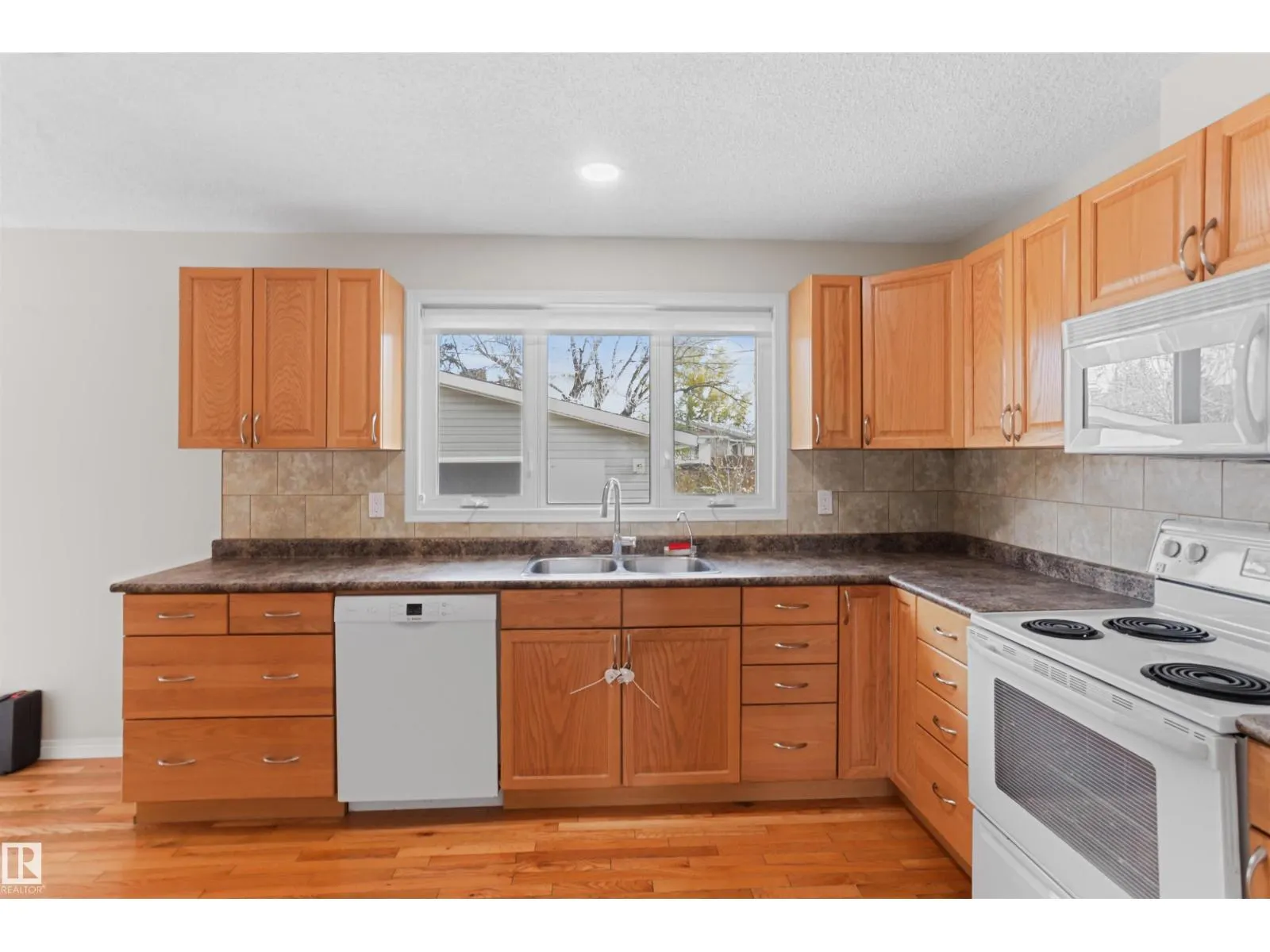 48 PIPESTONE DR