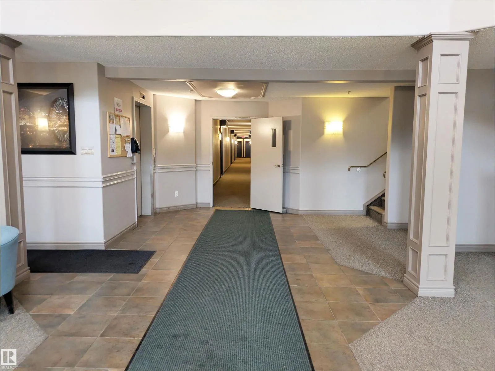 #402 7905 96 ST NW