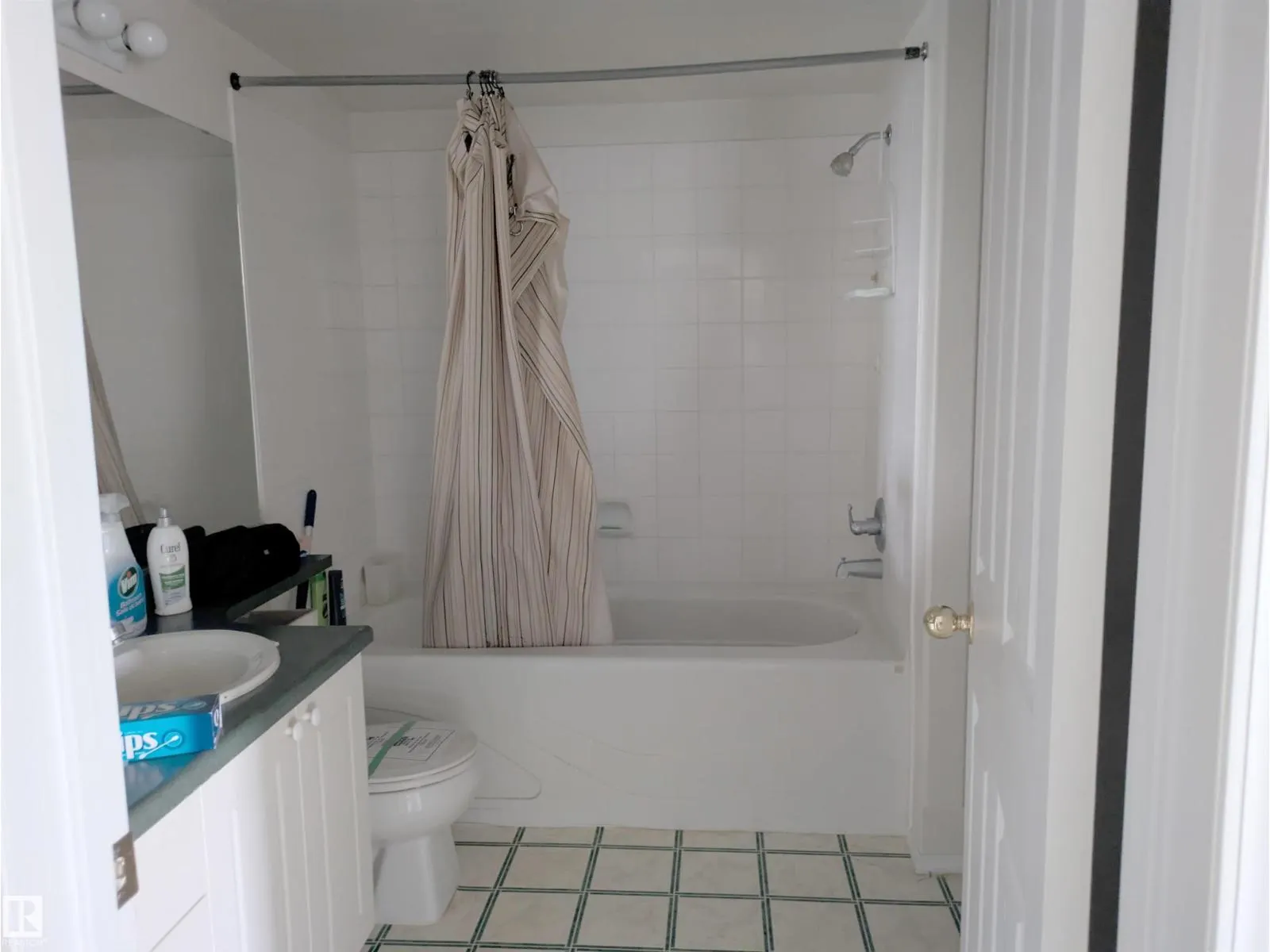 #402 7905 96 ST NW