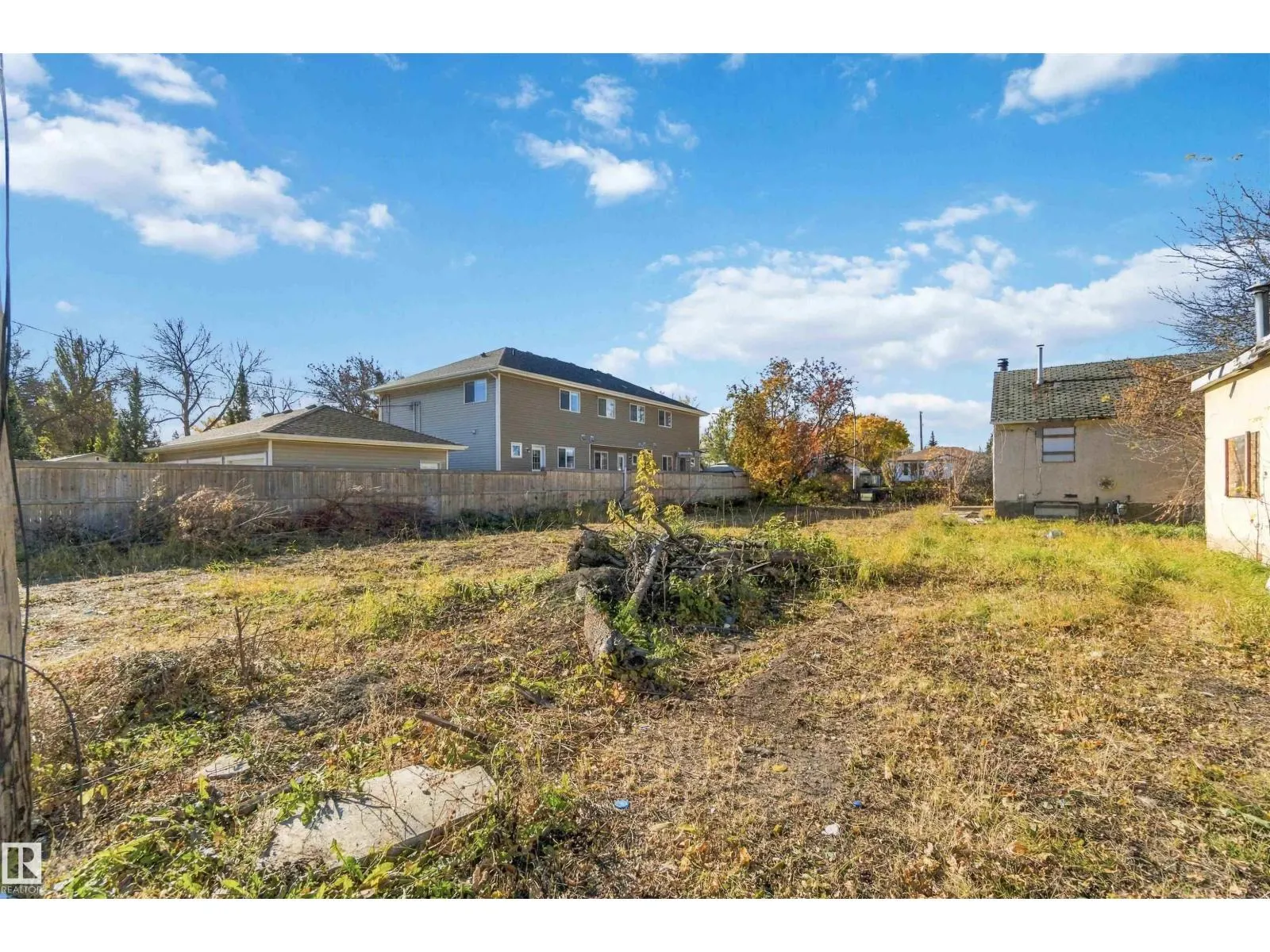 12207 127 ST NW